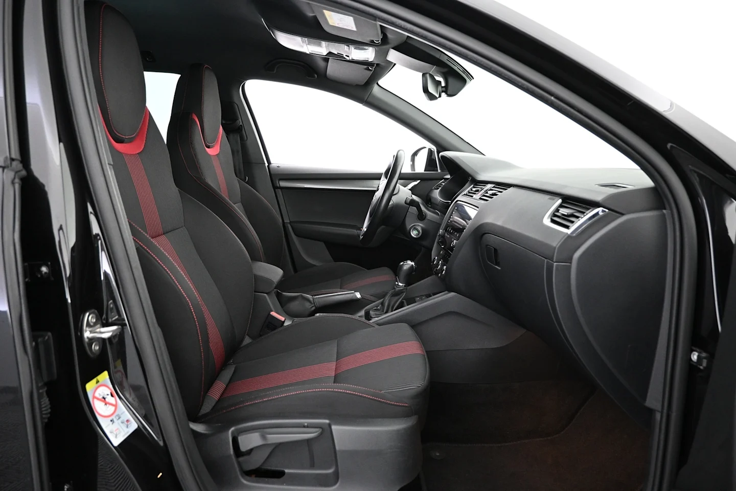Car Image - 3i5Vgvp69GSWuHg4r5wggc