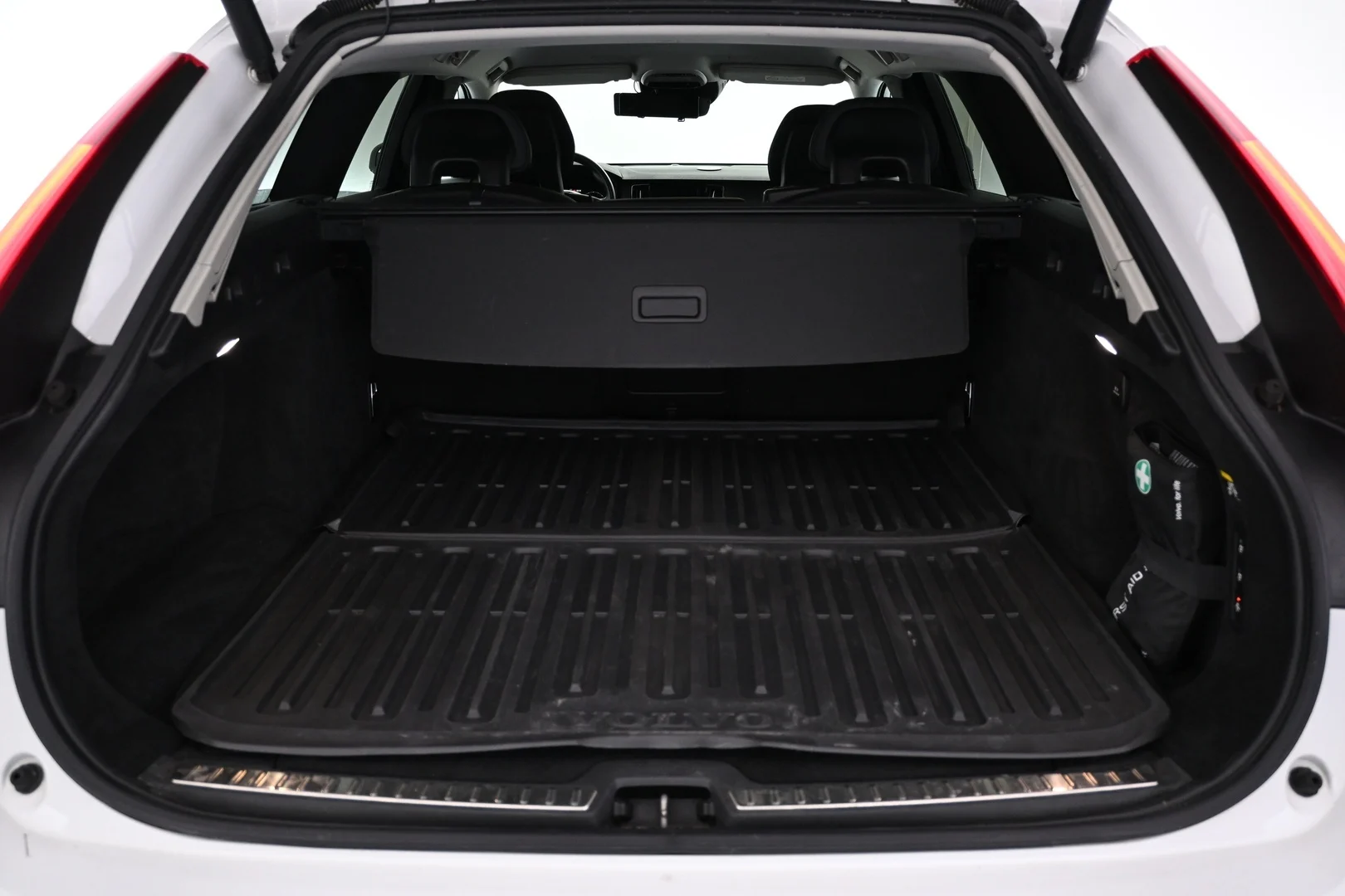 Car Image - 4lqpnqEyINC54VNyyfP62t