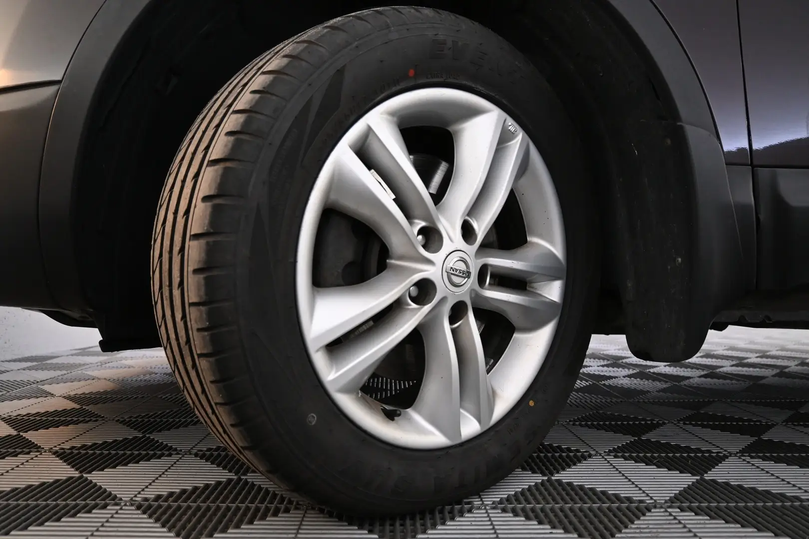 Car Image - 2thabxnbaVmriQvTYjbE8w