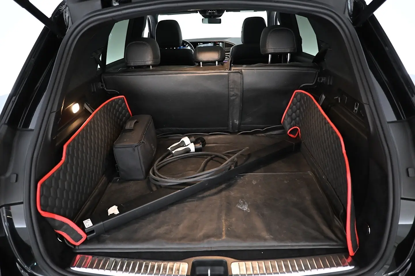 Car Image - 3n4EumWN4nL0VPqGKfntVf