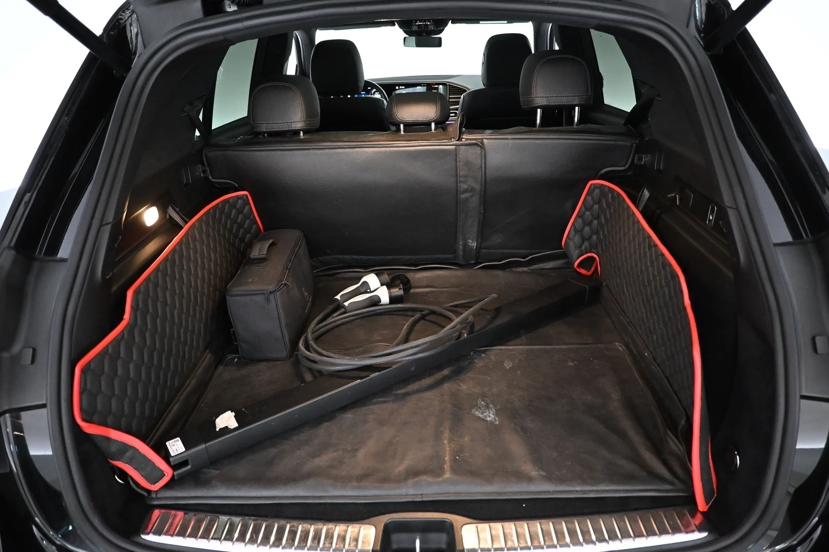Car Image - 3n4EumWN4nL0VPqGKfntVf