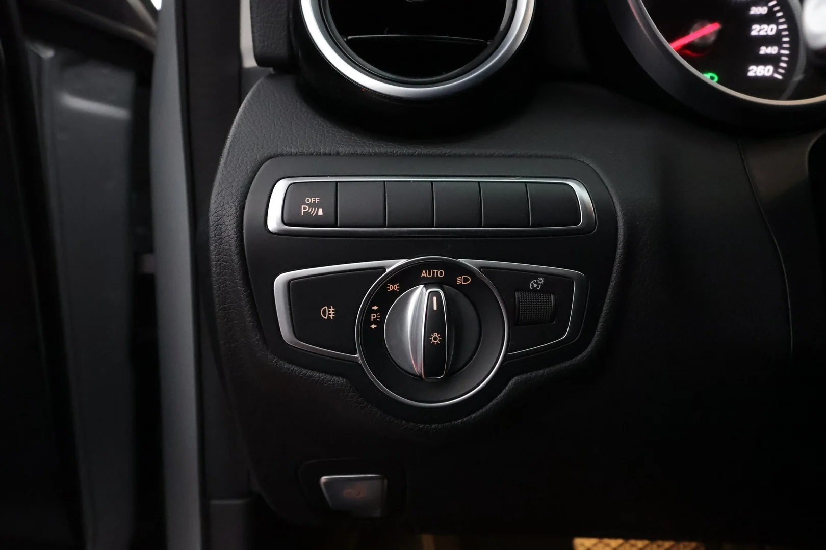 Car Image - UbfEOenmW31MLTRq0jWeV
