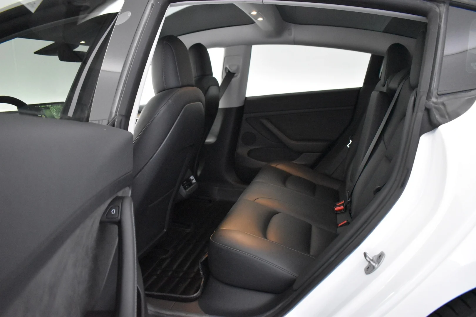 Car Image - 6FFhHSCU7DDUEzv8pcMfkY