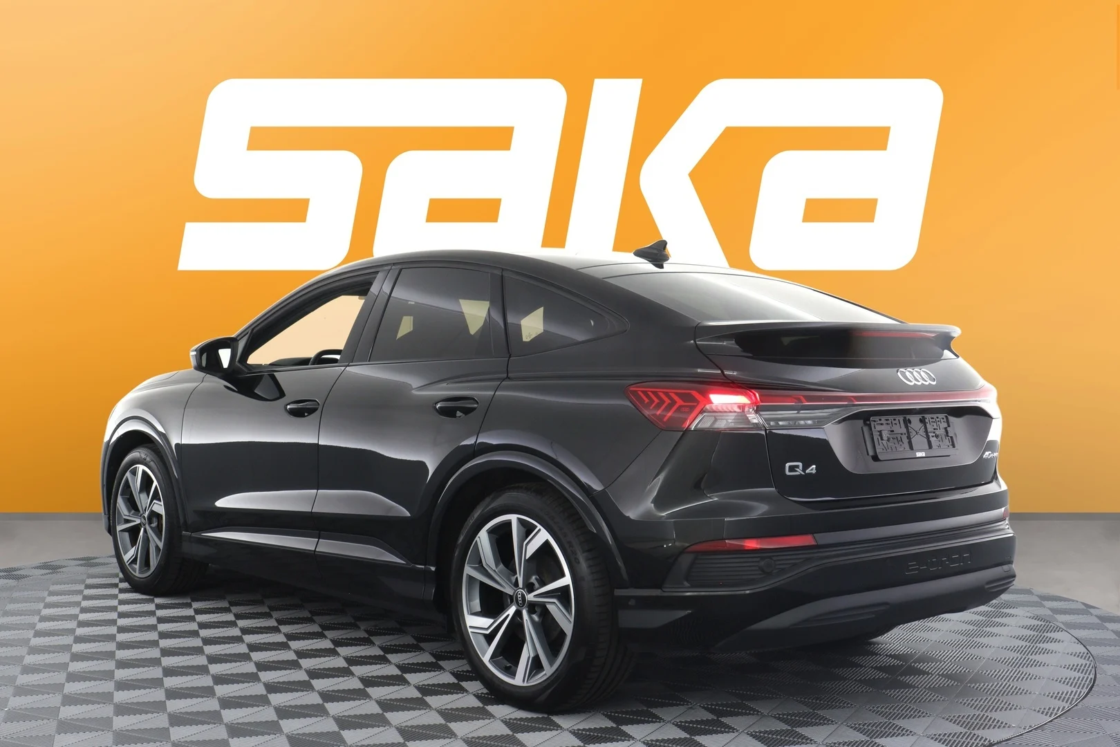 Car Image - 4v81kHMqxU1VzlkBV3450x