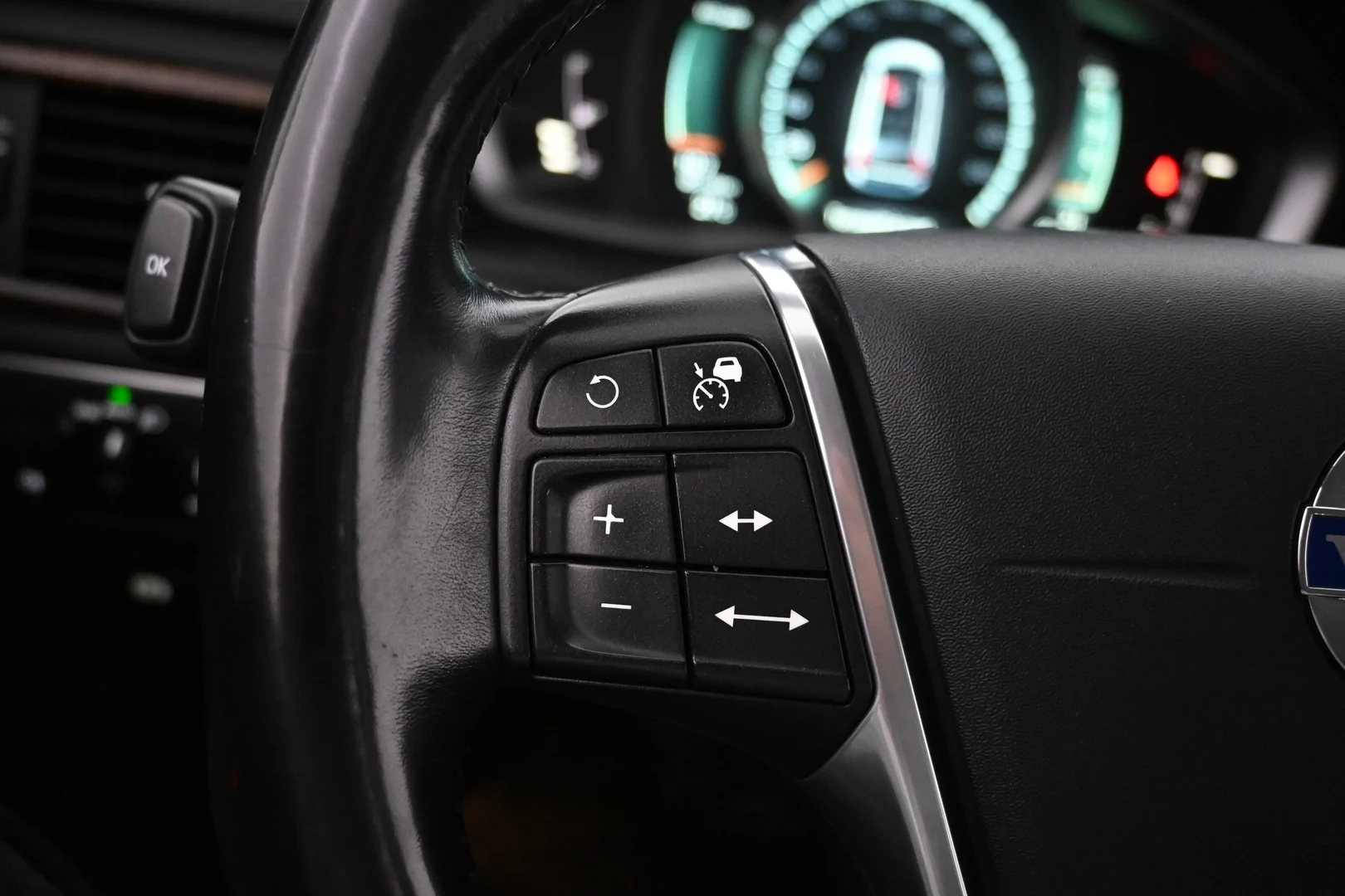 Car Image - 4yEr757Z26iNFGoa9sbzdj