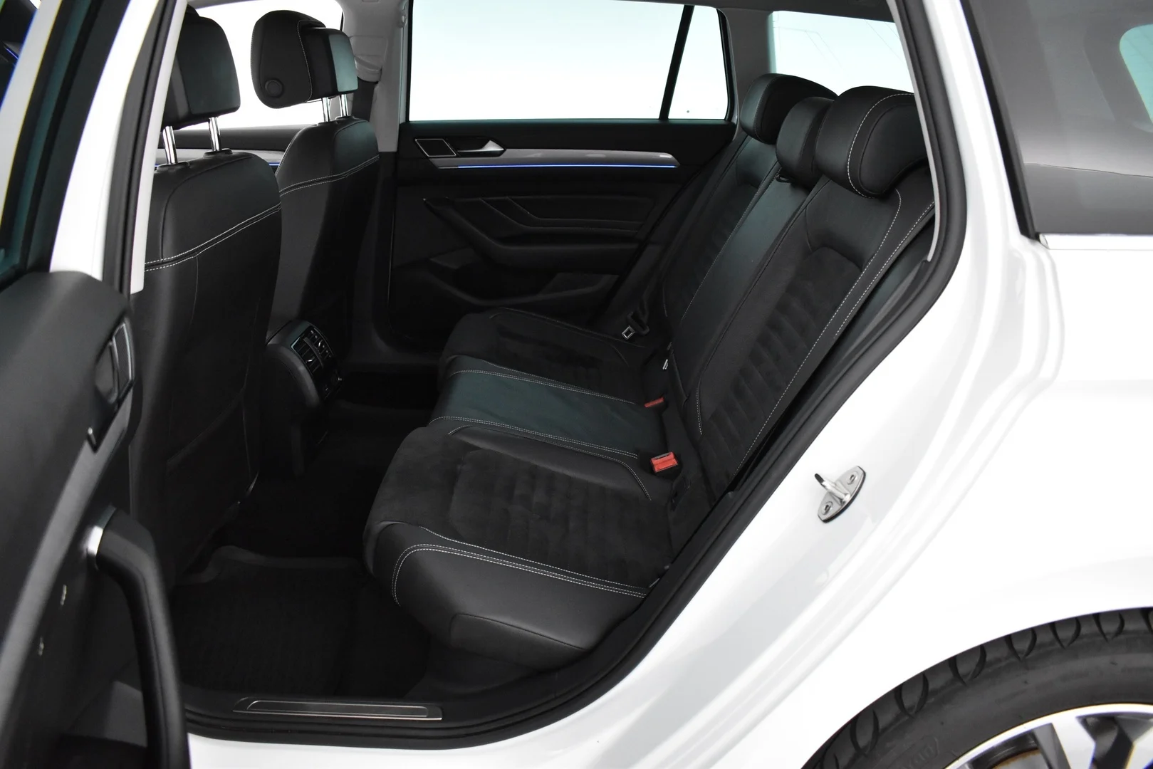 Car Image - 5yuLma4JKSUrlh88zR7KRW