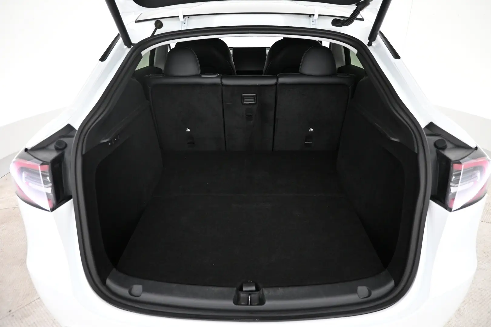 Car Image - i8Ml8YZTK2exXp3PXOyu8
