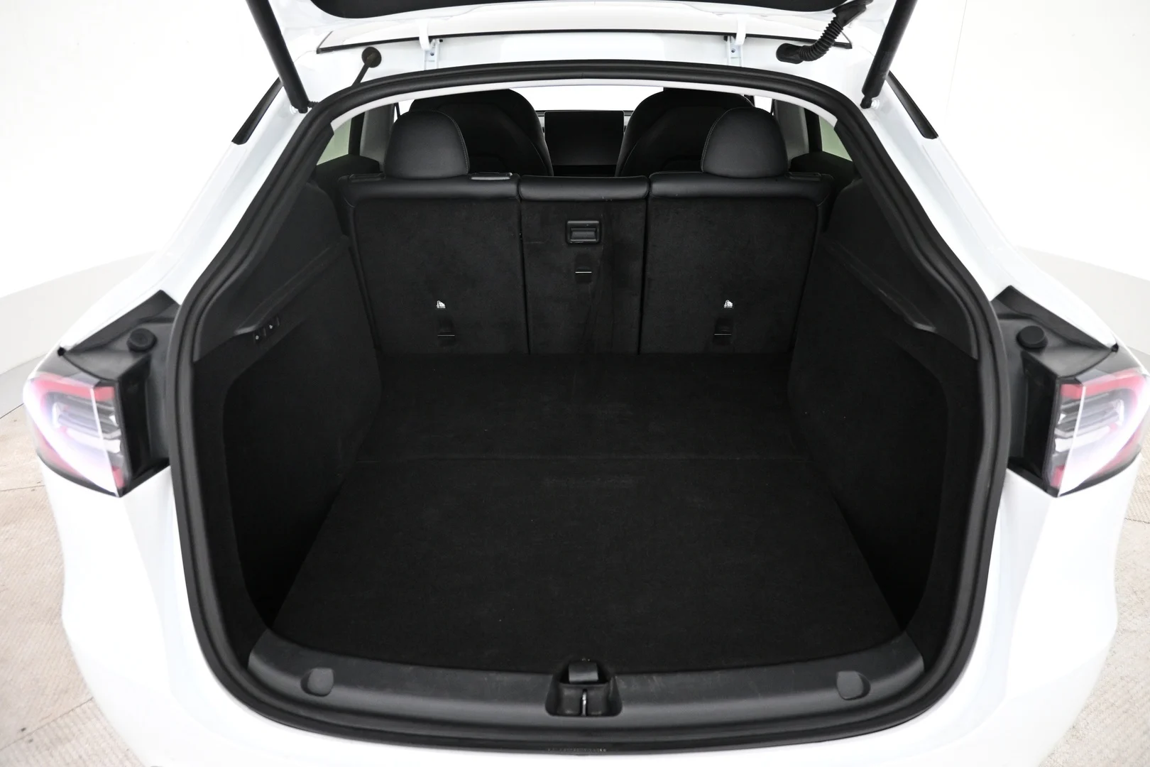 Car Image - i8Ml8YZTK2exXp3PXOyu8