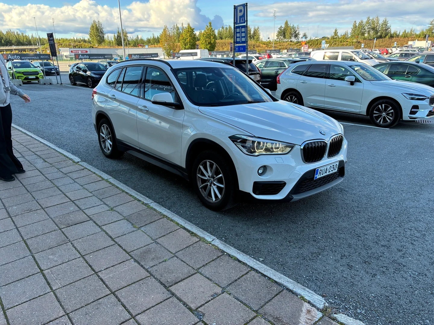 Car Image - 6o2XNZmYX1beBO0W7VWeFY