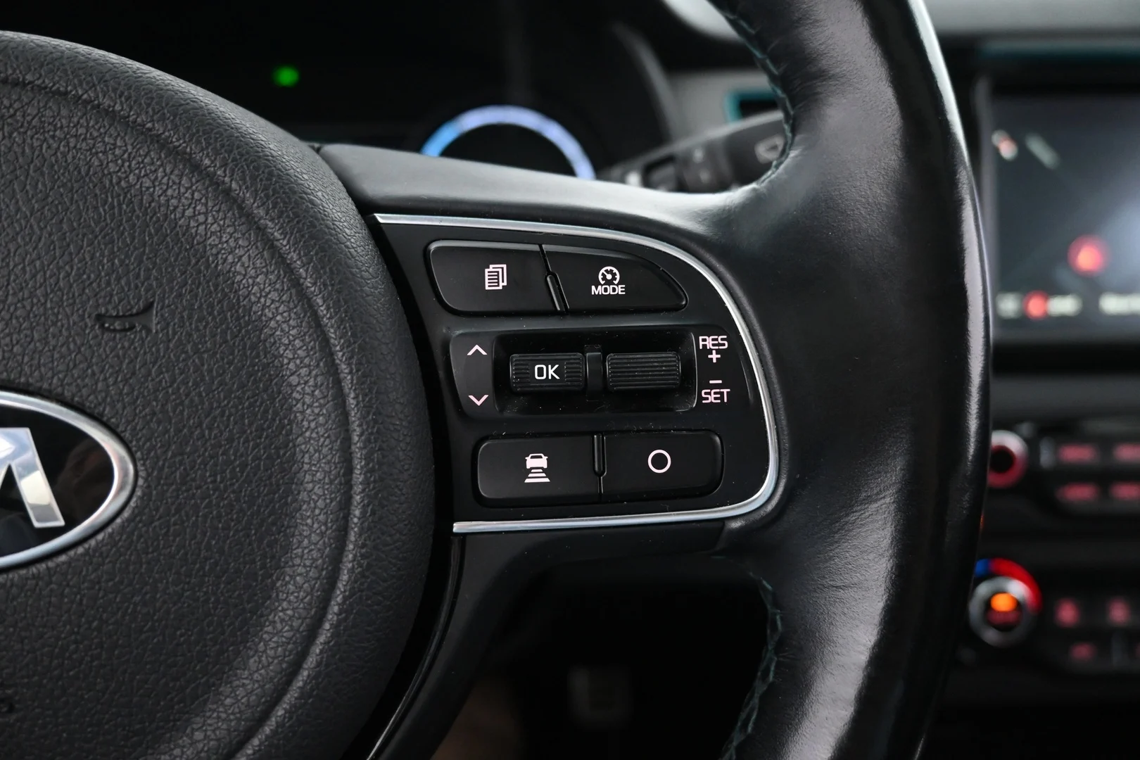 Car Image - 4egron1QYkuiOxzntit1u3