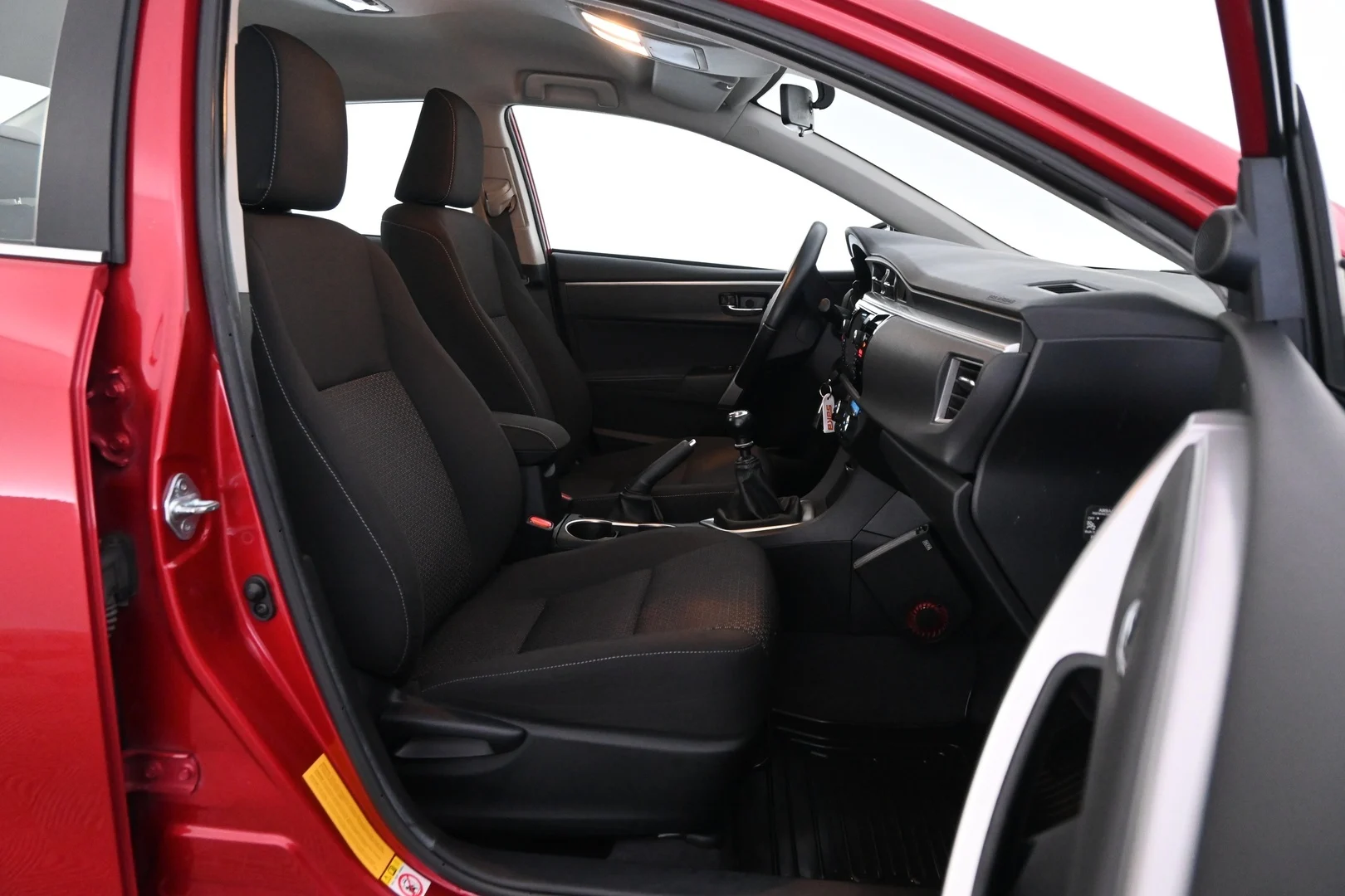 Car Image - 352tLa0KM1xLzKS5JYaJaX