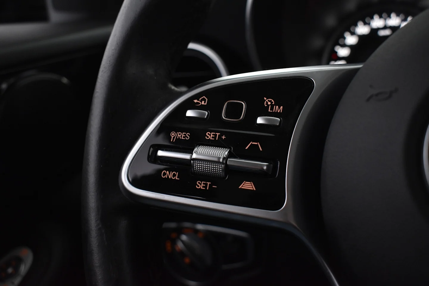 Car Image - 4vAHiGUG72LpAgkBj7Vr2d