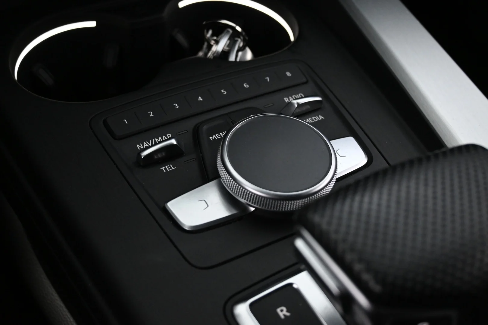 Car Image - GvgKoGZDOpqJlsBxwUZDl