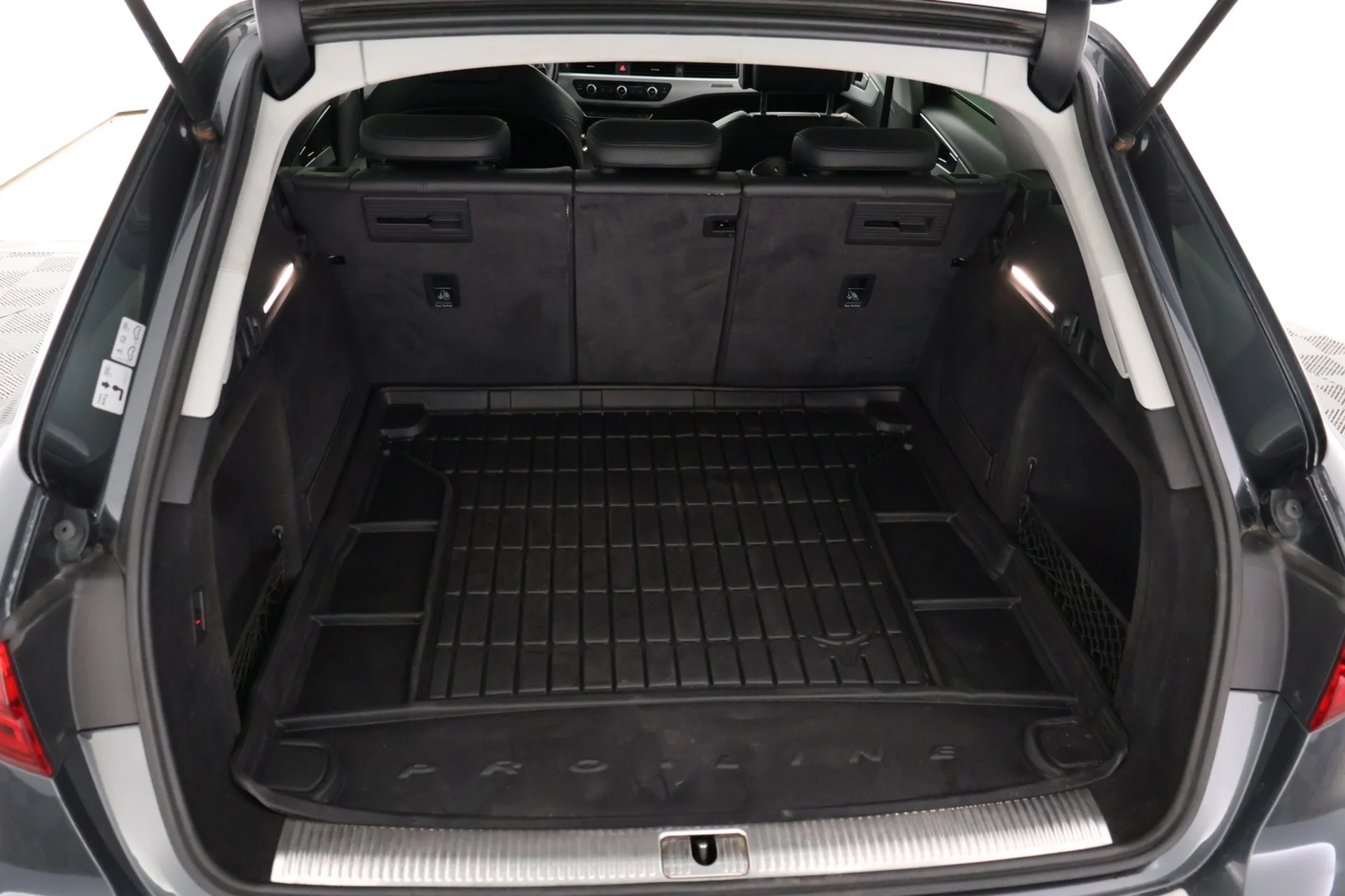 Car Image - 7DQP6AqYNImZzlDm31n17b