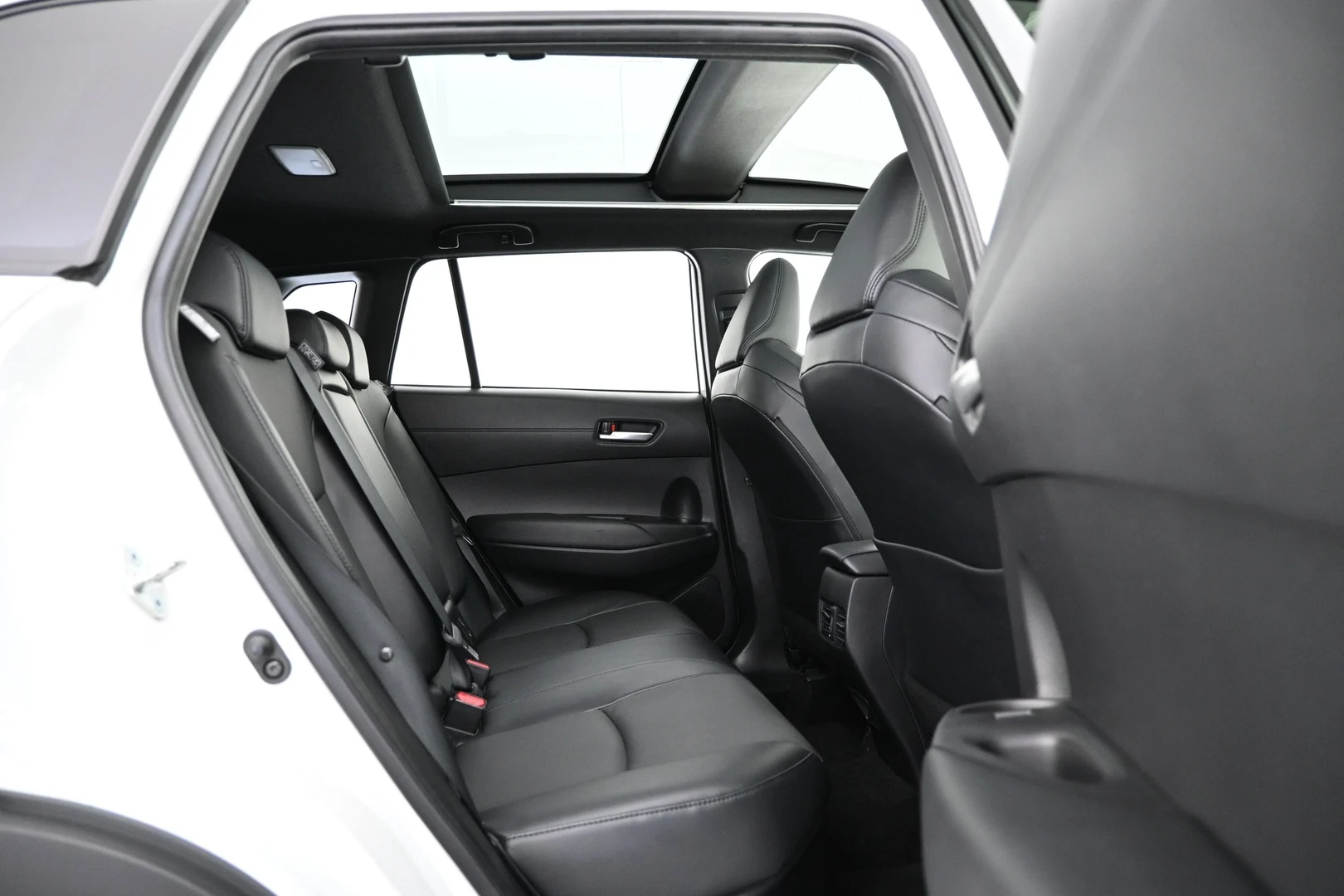 Car Image - 2pRsHLOpDBS2uEBngMVOkA