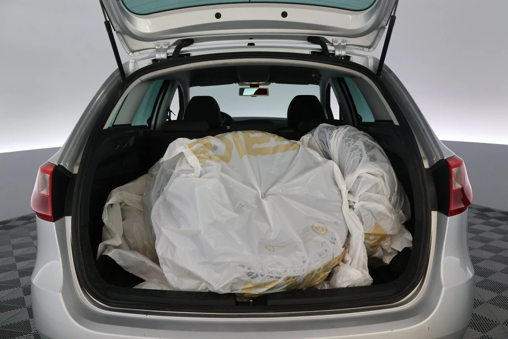 Car Image - 49gMXMx3WSwCCxqzQyrCCl
