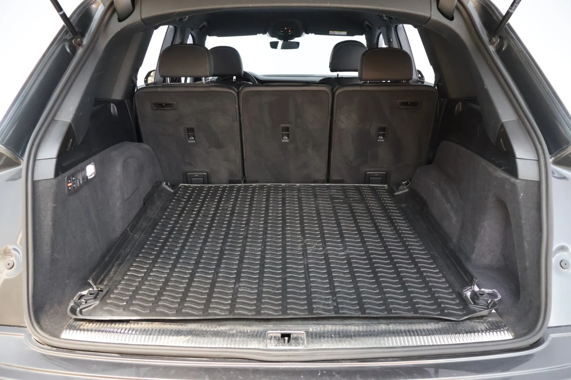 Car Image - 7od7PUCatggpWrAIWVrwoQ