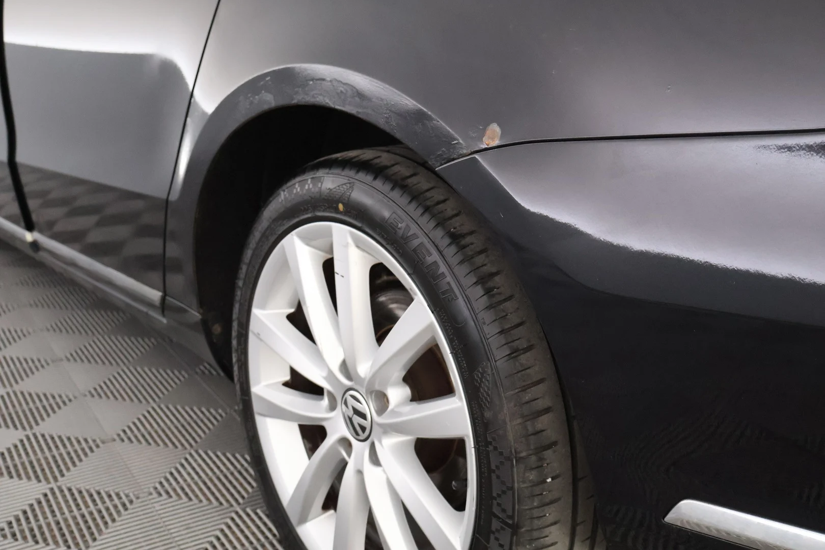 Car Image - 3NnKYC4DM78dYbcJEPJLlU