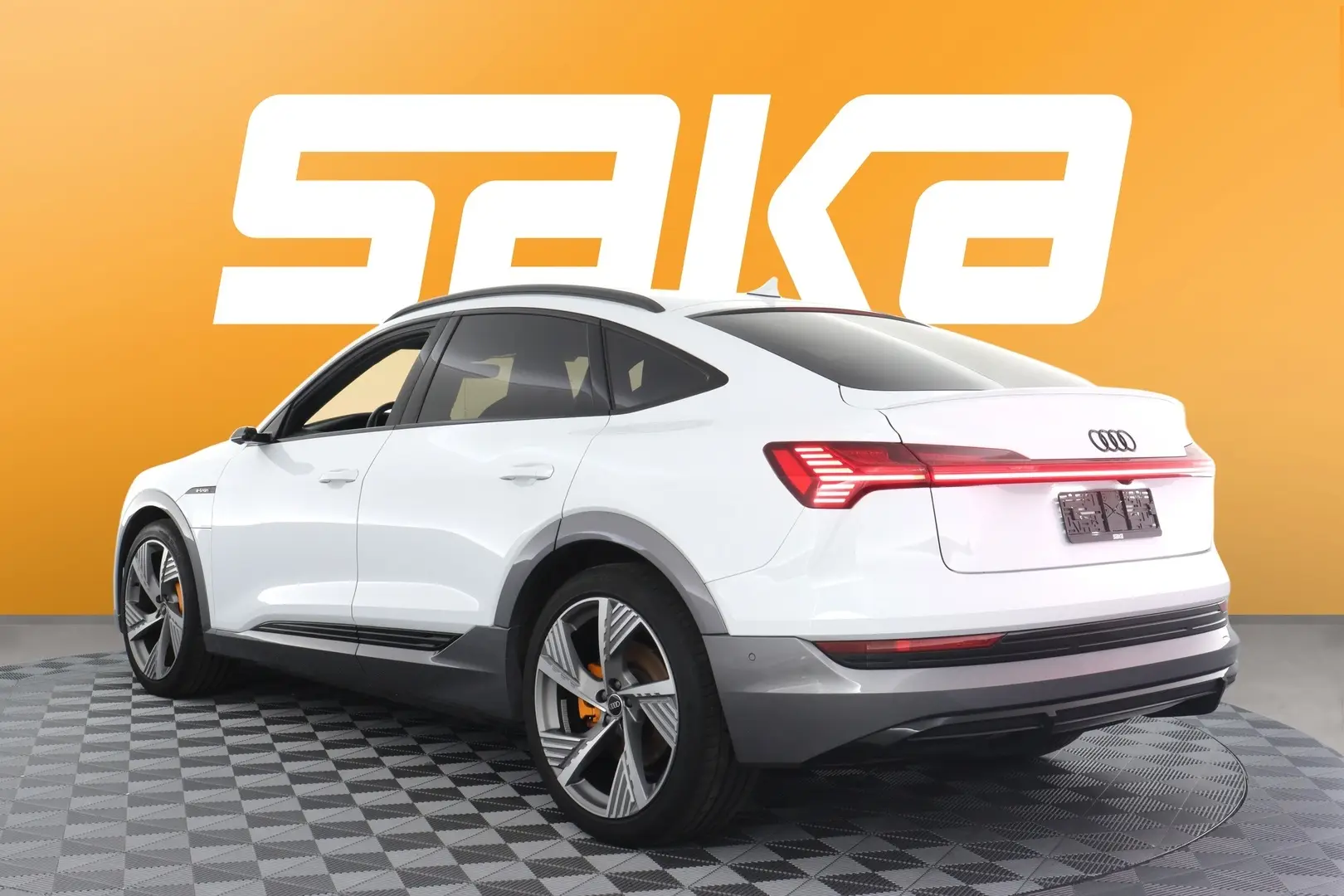 Car Image - 7yfc8LcSsQGGREM6YViXar