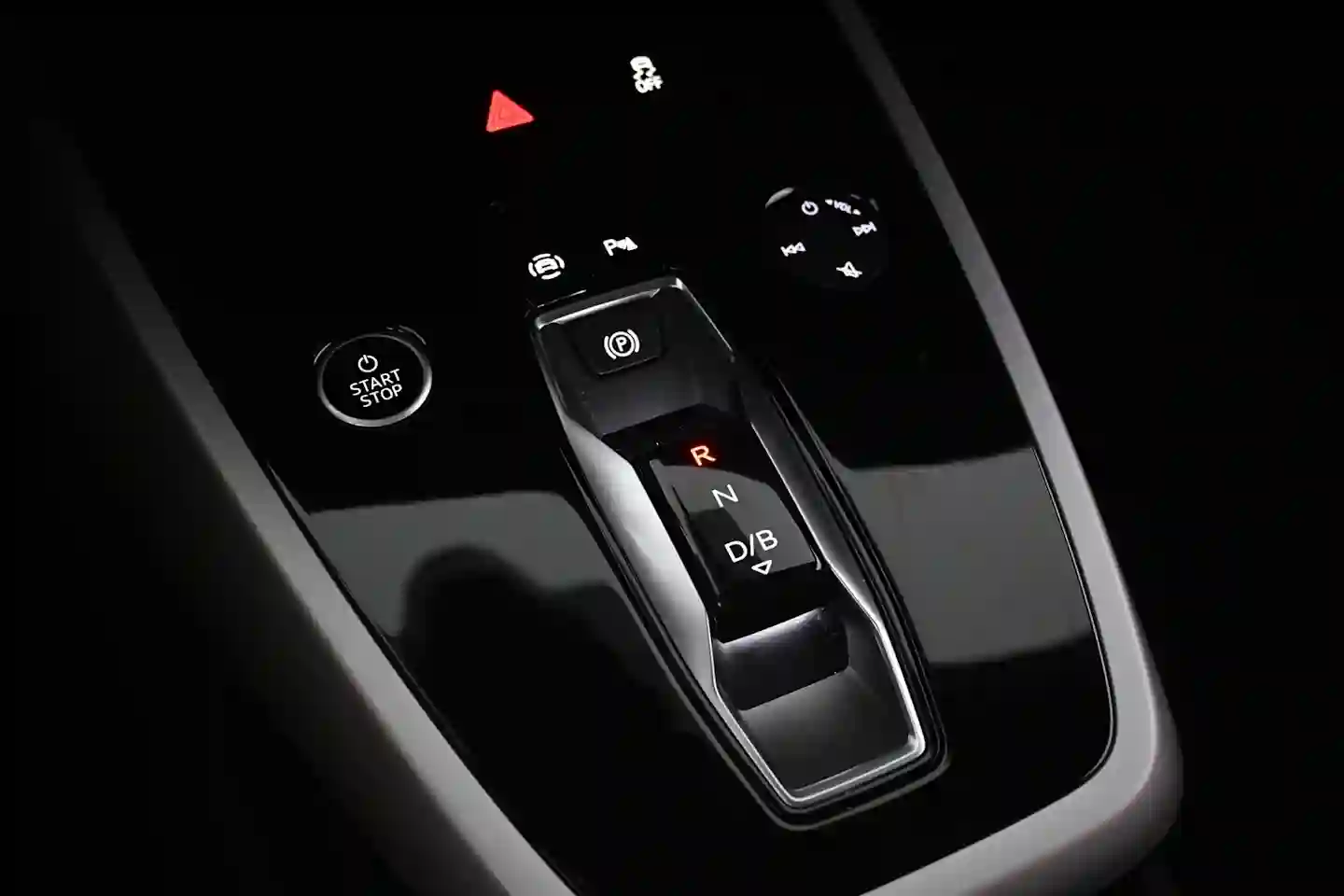 Car Image - 1Qrbkzq1nEWvksNtCFD05t
