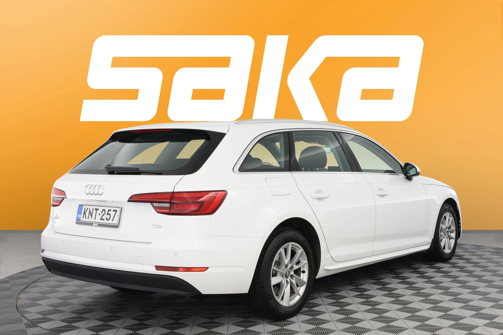 Car Image - 5AKms8zlOYF5dxaizOwO21