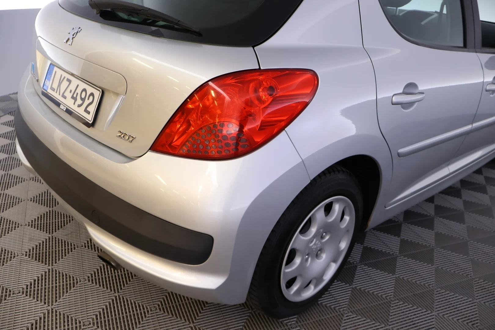 Car Image - 2nW7VEmzxaDTSC4UPOotQ7