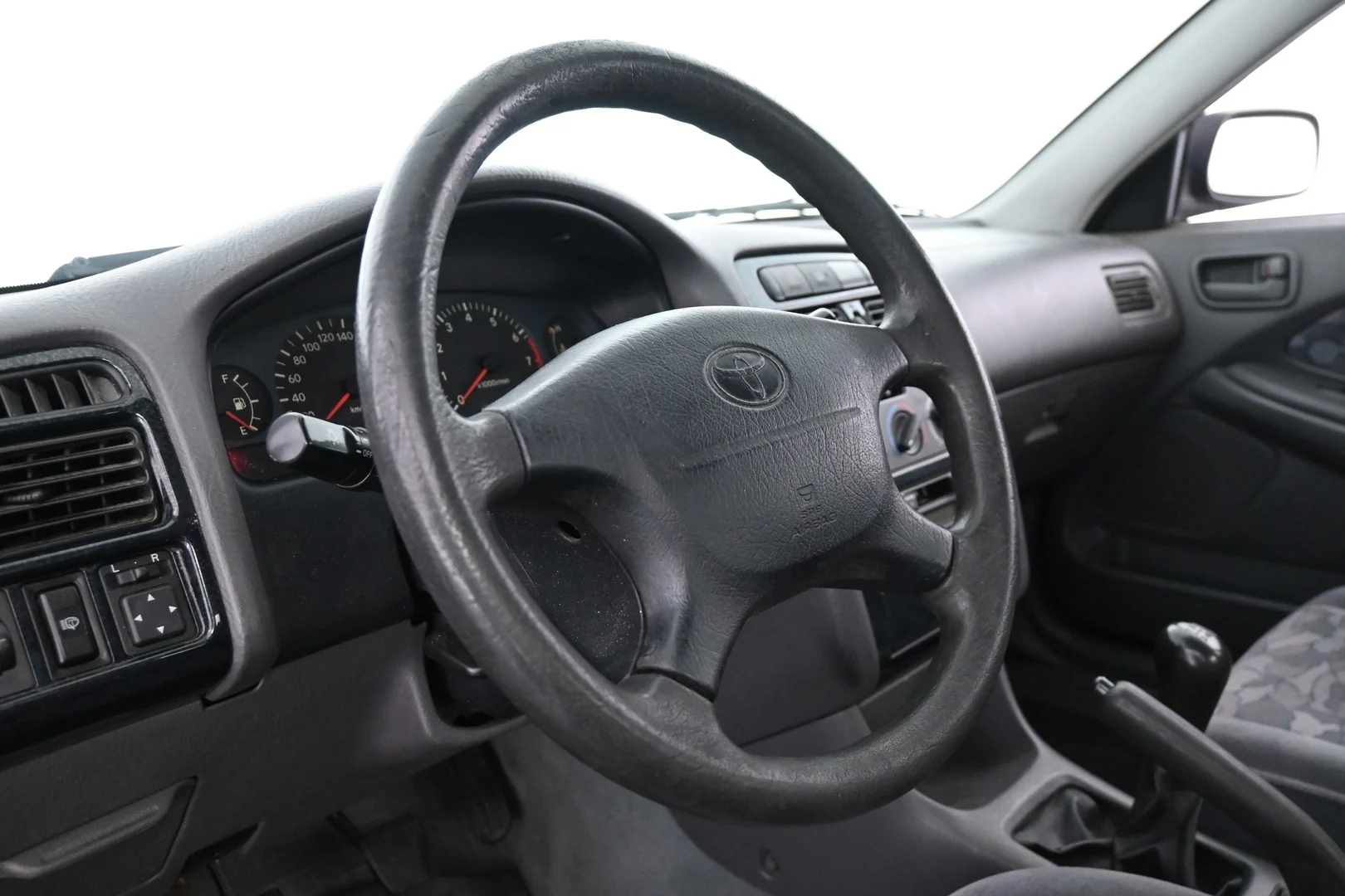 Car Image - yepSSIHTE1qYjIRIOPo7y