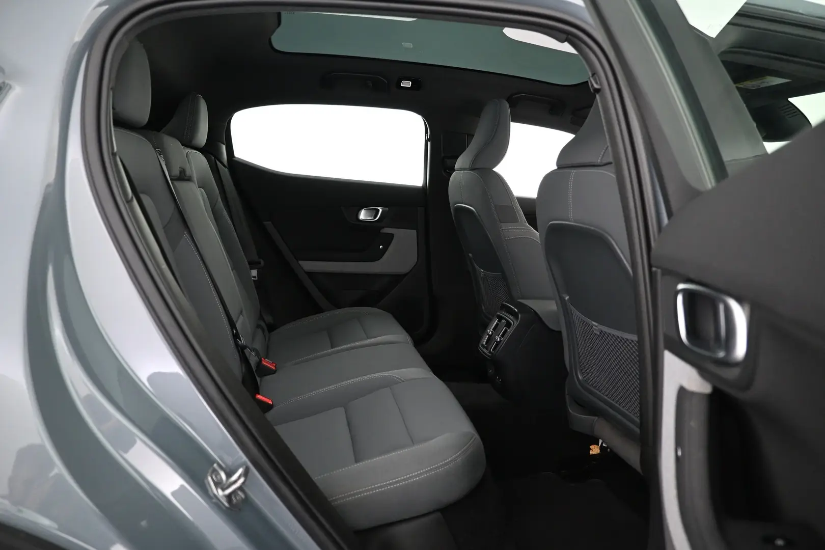 Car Image - 2FLPz800I17BvtVQLwegW3