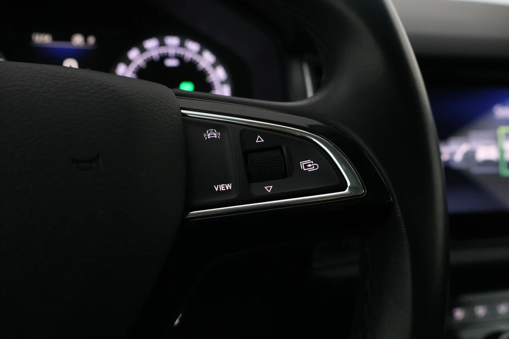 Car Image - 6RBc7ZNRr47uSJA3DQgT5X
