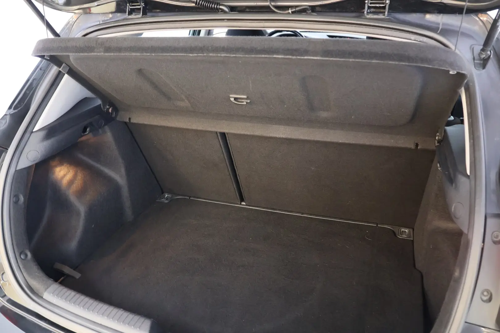 Car Image - 6TPPFqxEIFLxKmbsjwVj6u