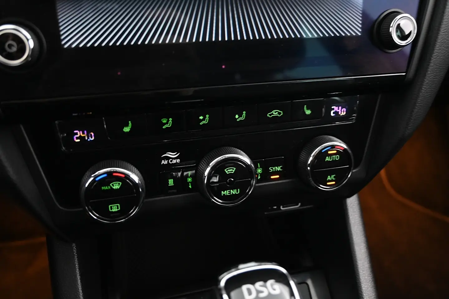 Car Image - 2w1N4dw5wkCBVg90khWsTi