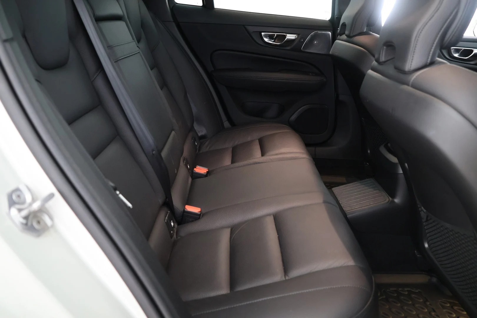Car Image - 6nxpujXsPvUgXlwsxyfq8B