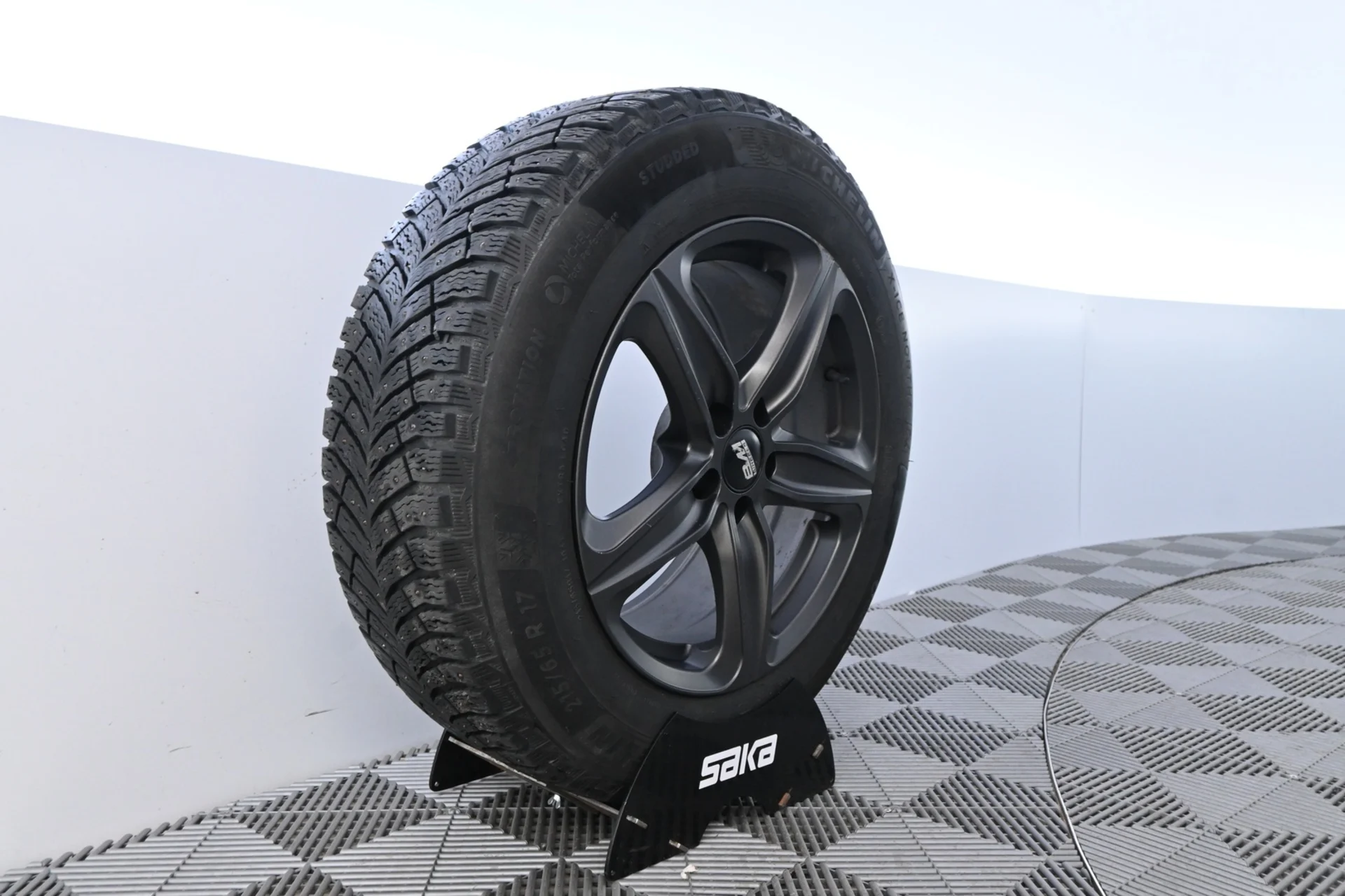 Car Image - 6qxDEUhnTEsA4BXGzlFR2f