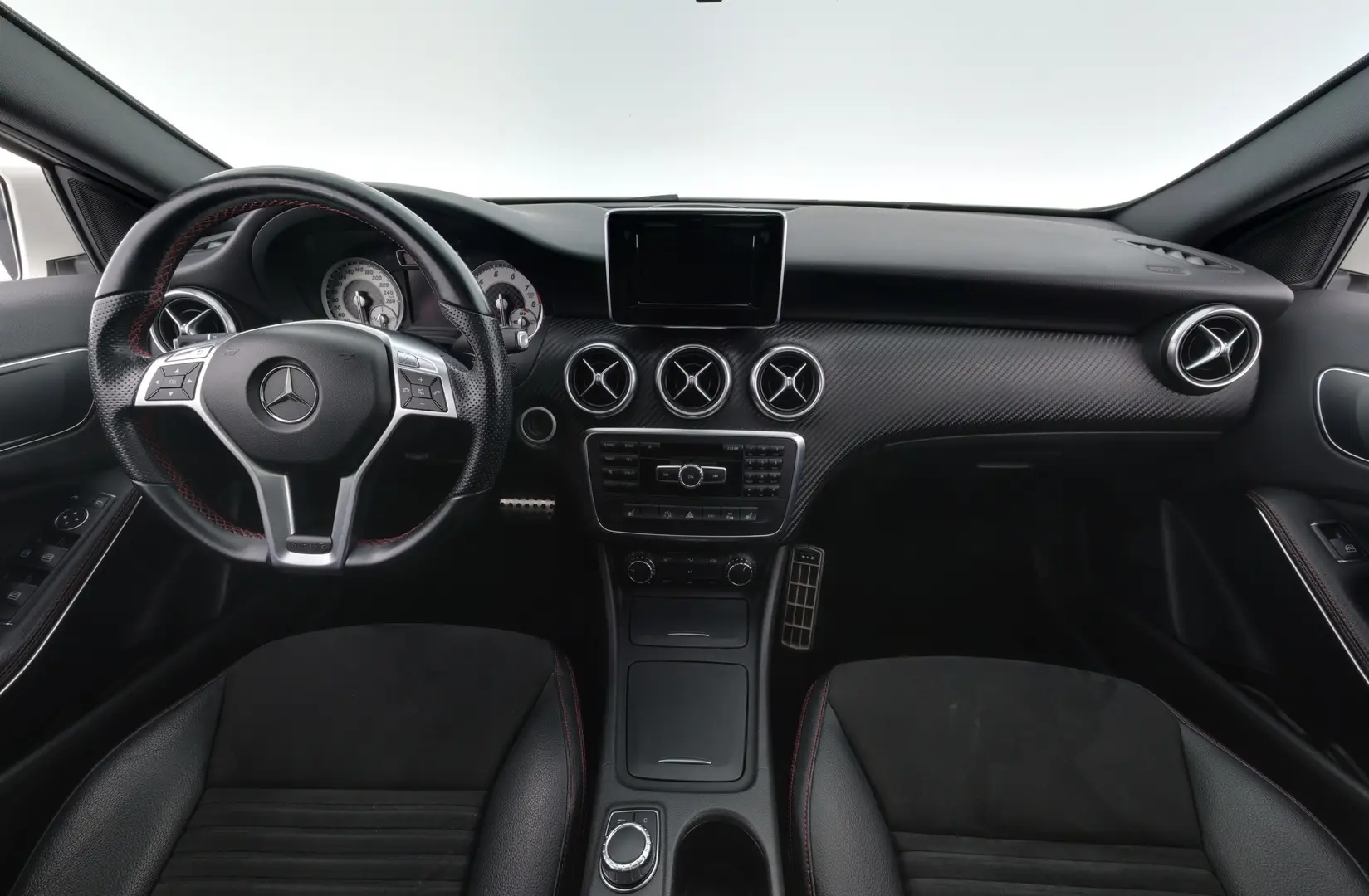 Car Image - CdHWxLMcfTzgBgPoOFqo9