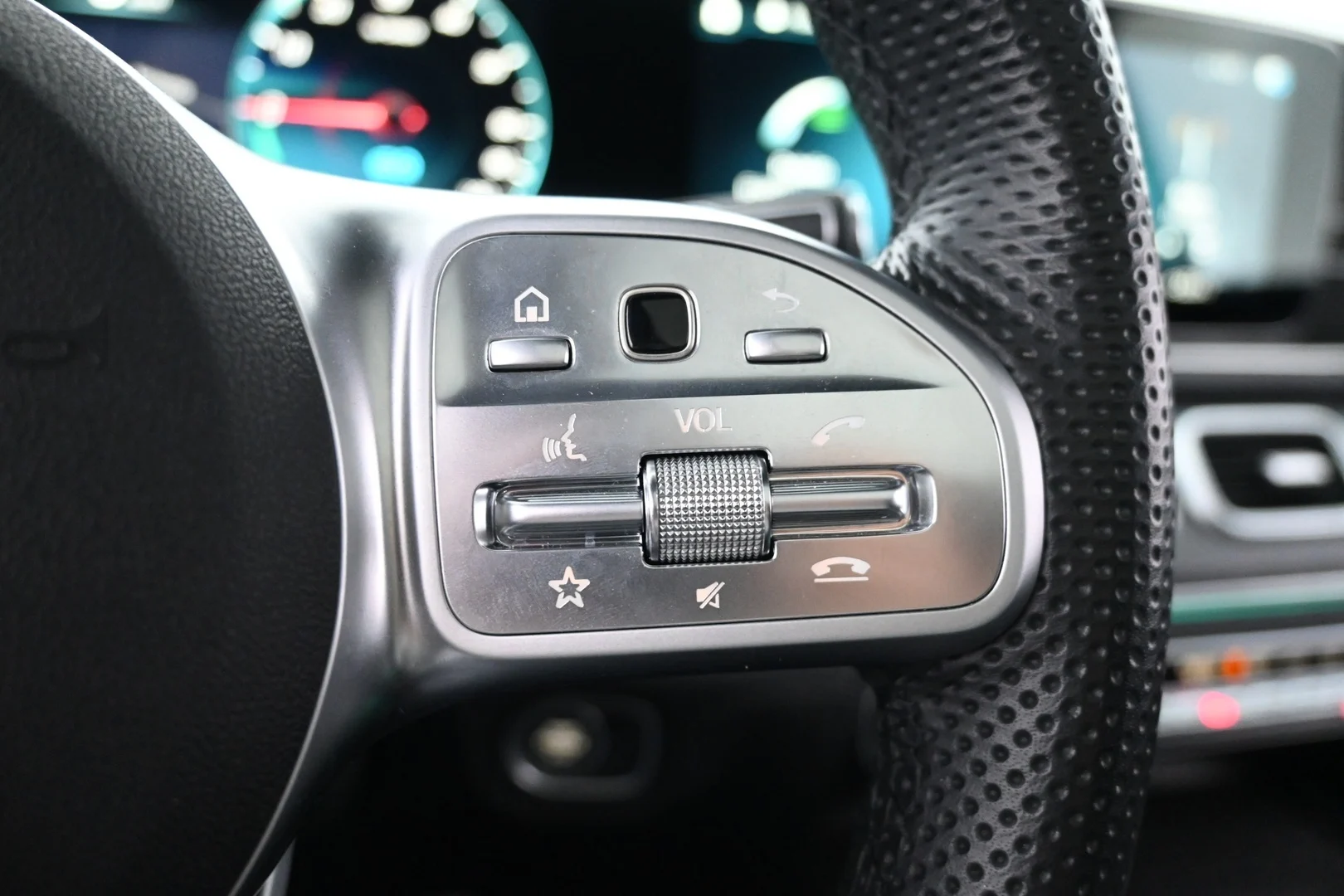 Car Image - 2M3QjsYRdrUYb09t2M7Qha