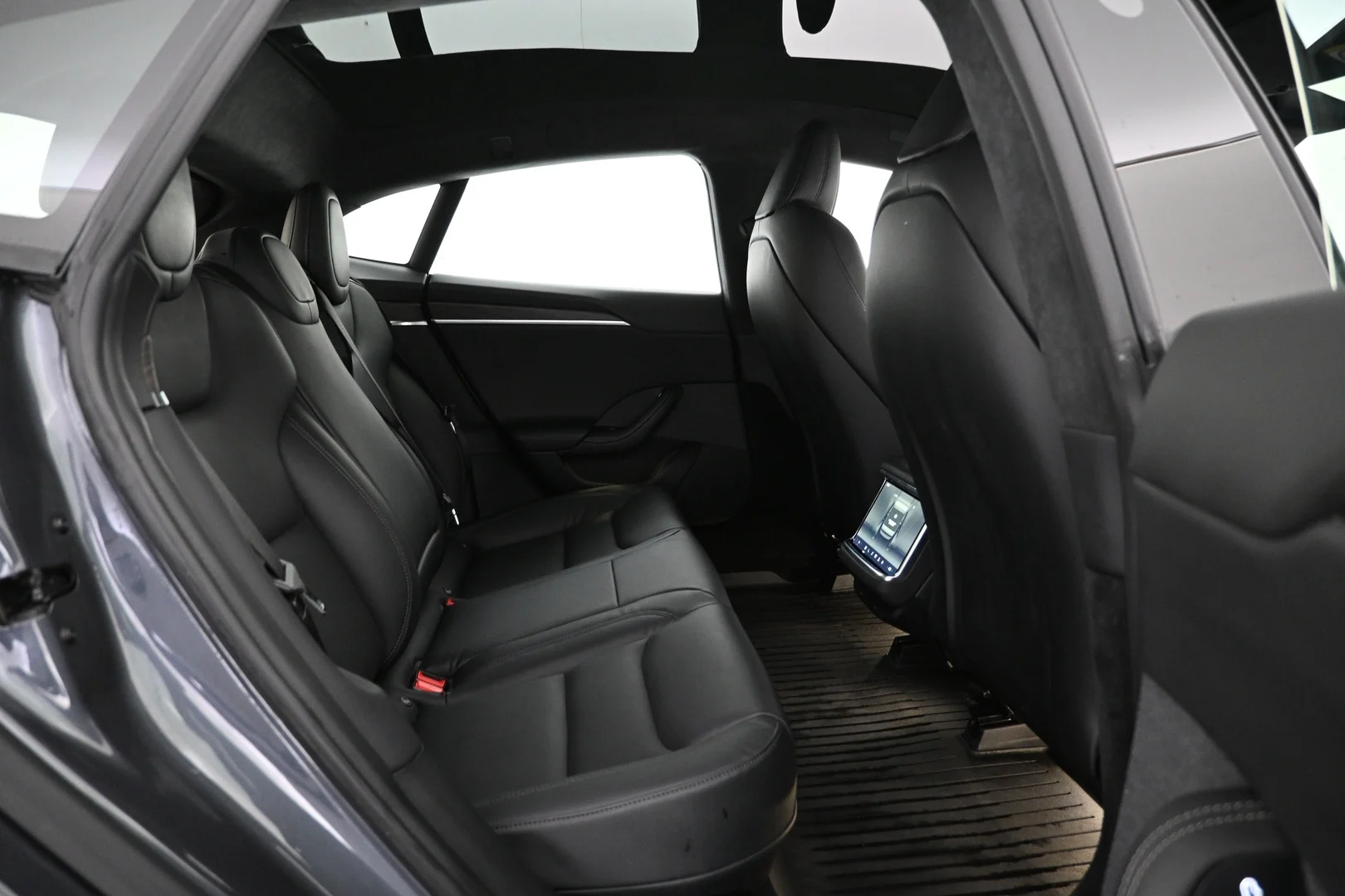 Car Image - 6vIkF36FbUxfPrQAL69Drq