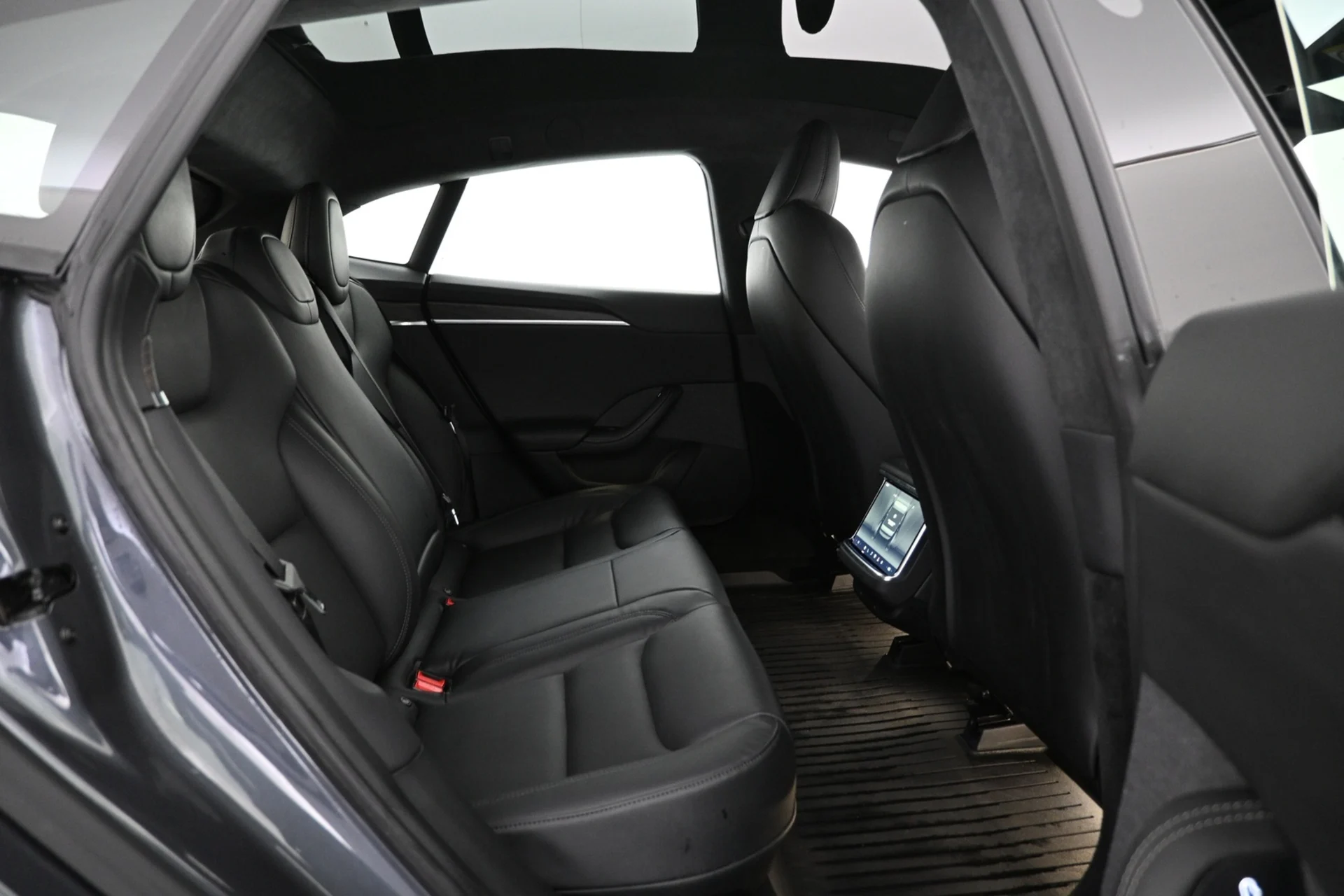 Car Image - 6vIkF36FbUxfPrQAL69Drq