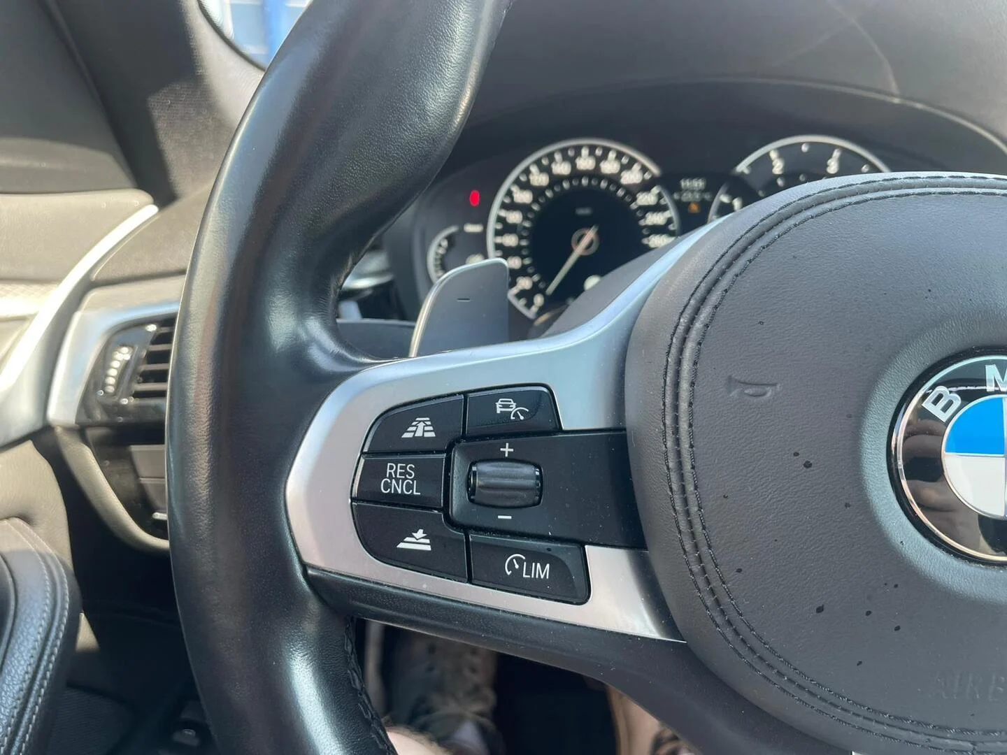 Car Image - an2voZWe11tosbg275H3u