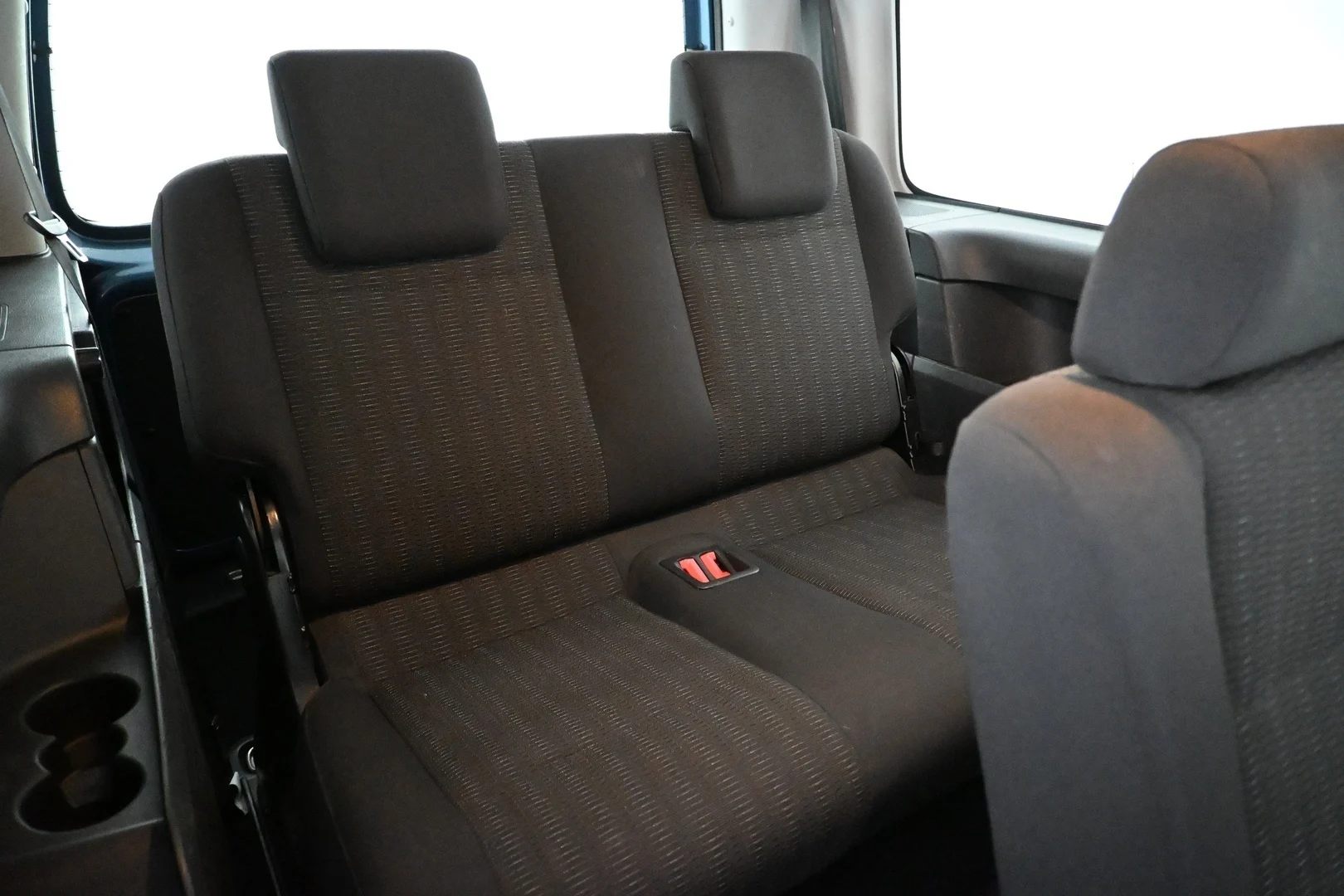 Car Image - 2CJxZB0drtuFc40LycArEv