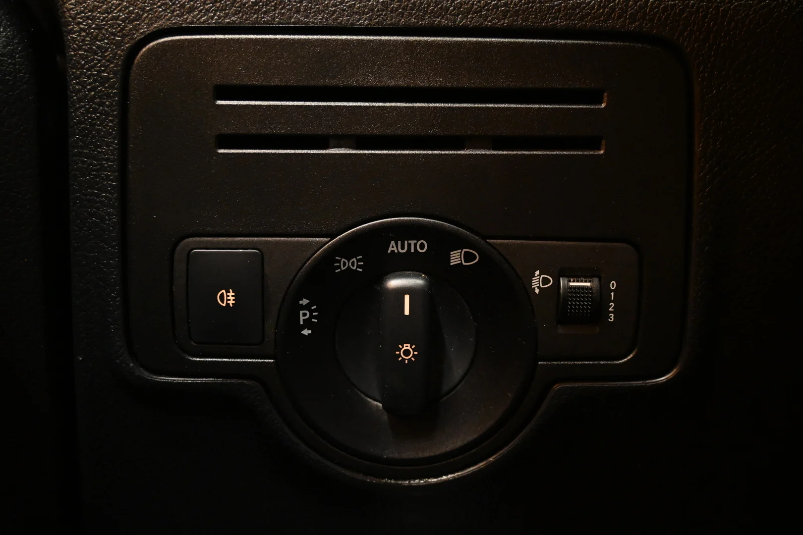 Car Image - 7370KortpUXptV6TLDf341