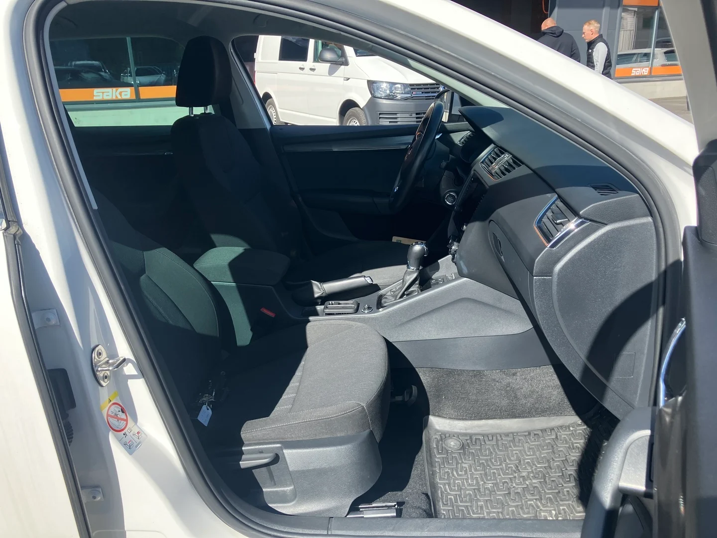 Car Image - 43BaaSW7h6c1wQUHL82tqE