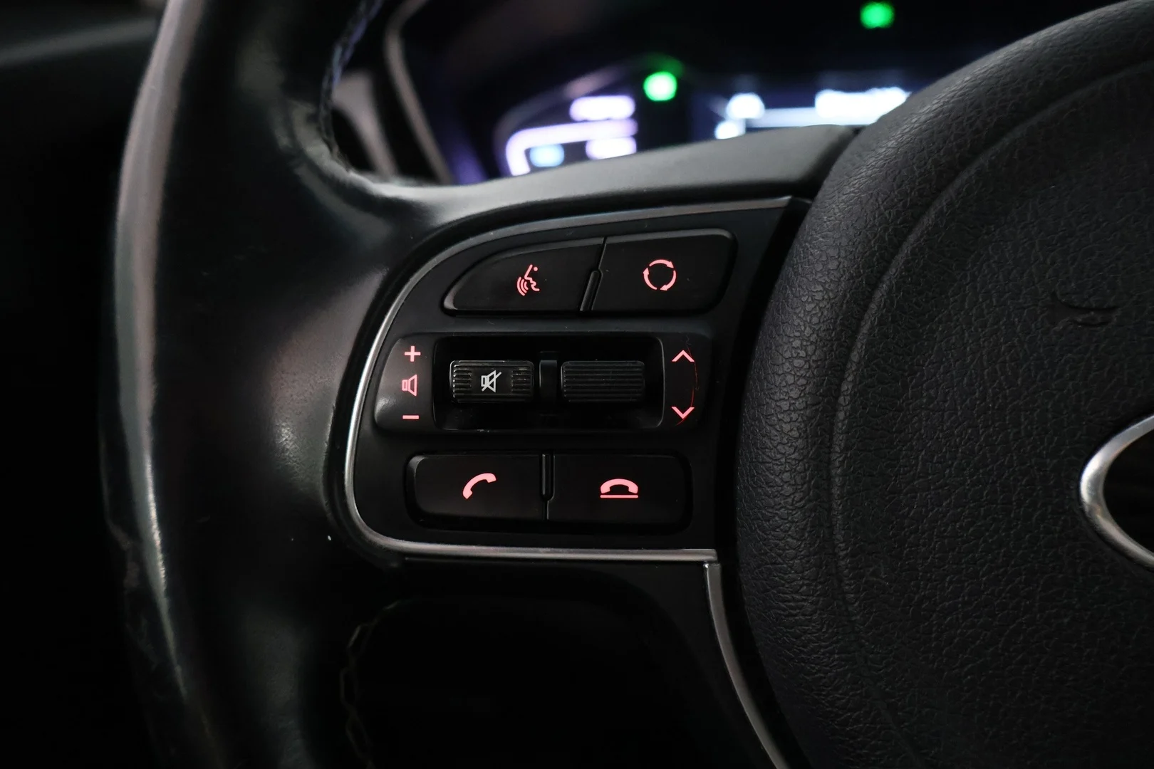 Car Image - 1AxHuE1o3hVcBGklqWi4FH