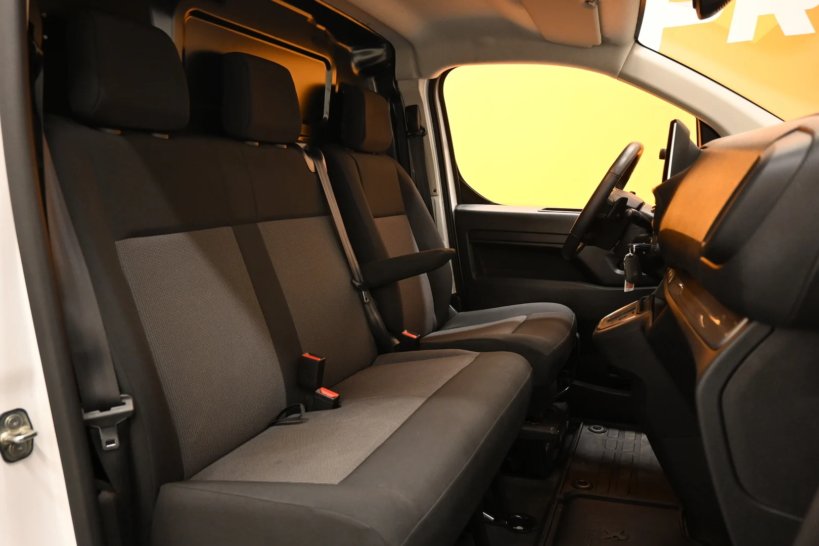 Car Image - 6I4daBv1ClqxrwyozwnNxZ