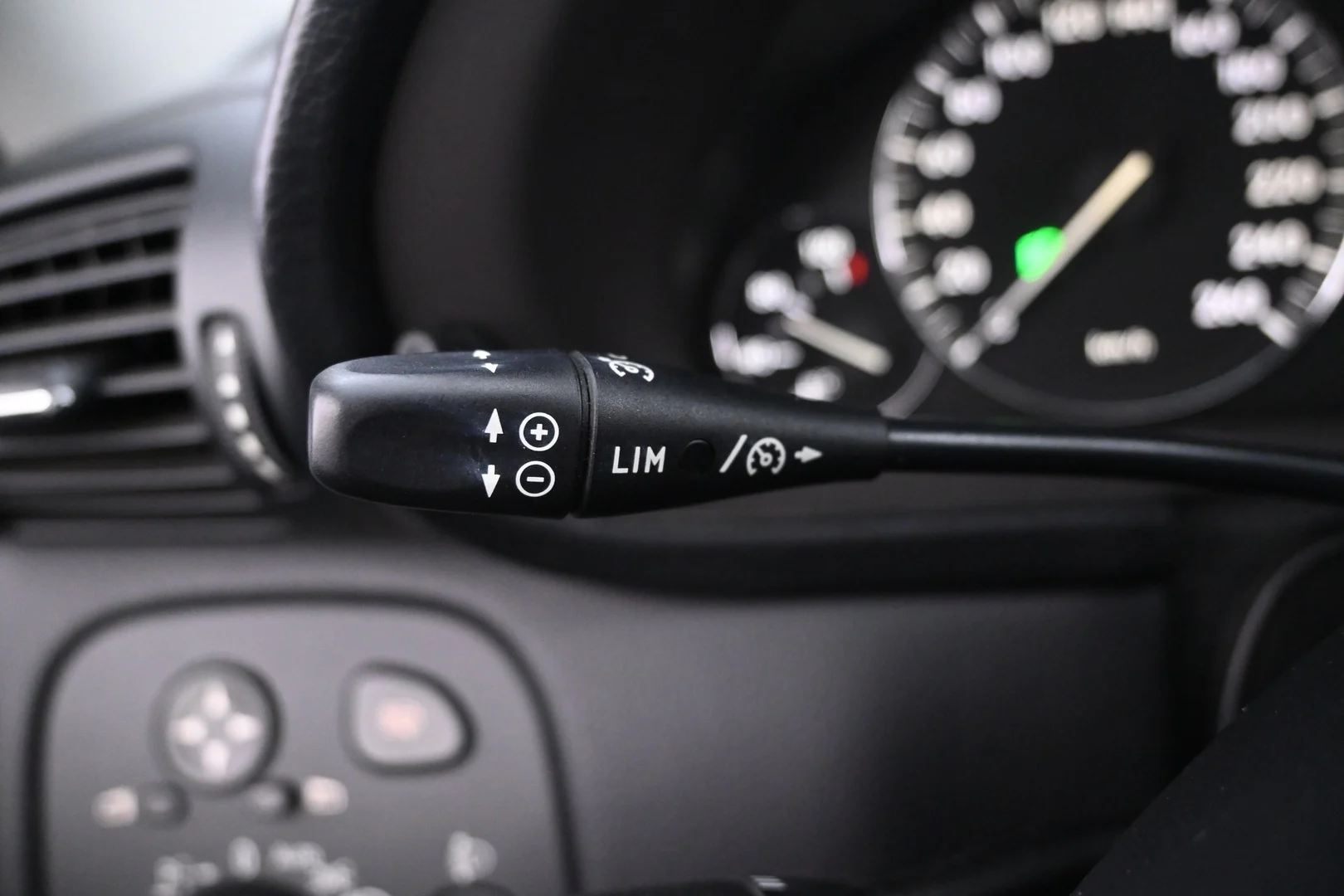 Car Image - 3dlqT7jko6rzZJnX8kjf4b