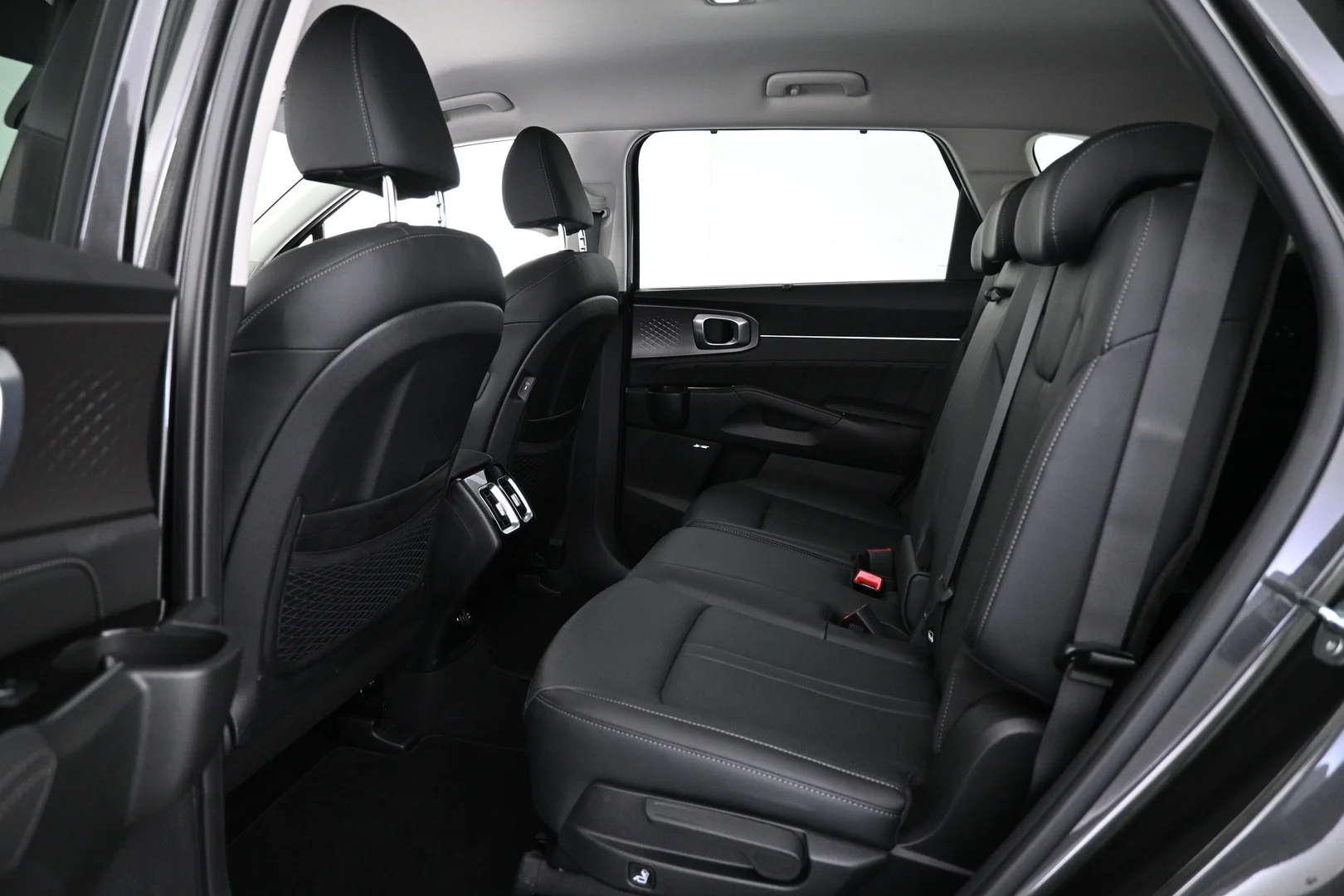 Car Image - 4Z916uJqHwGevyI16T8tfm