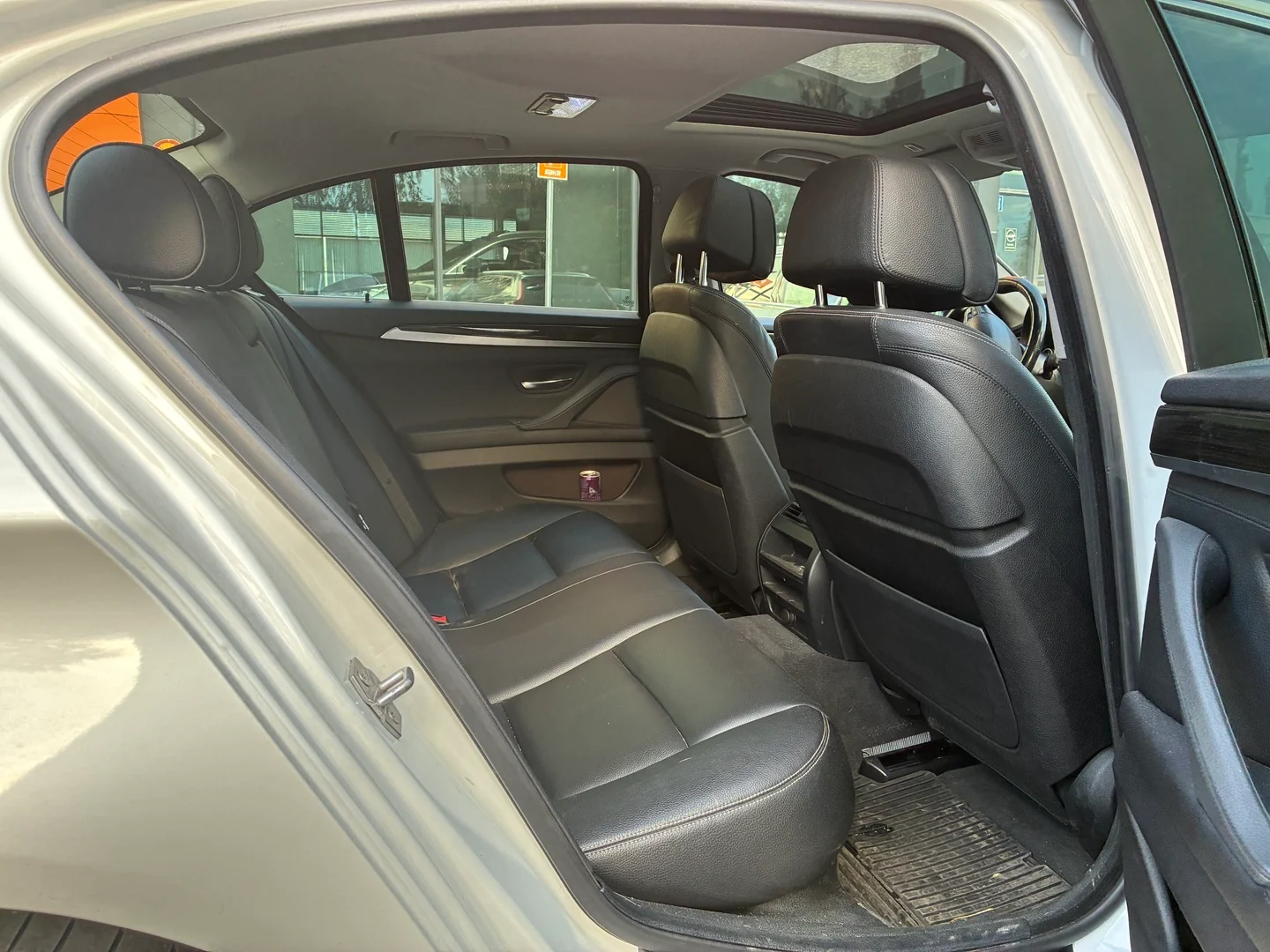 Car Image - 2xw77m5w355Yamdi1dH8NQ
