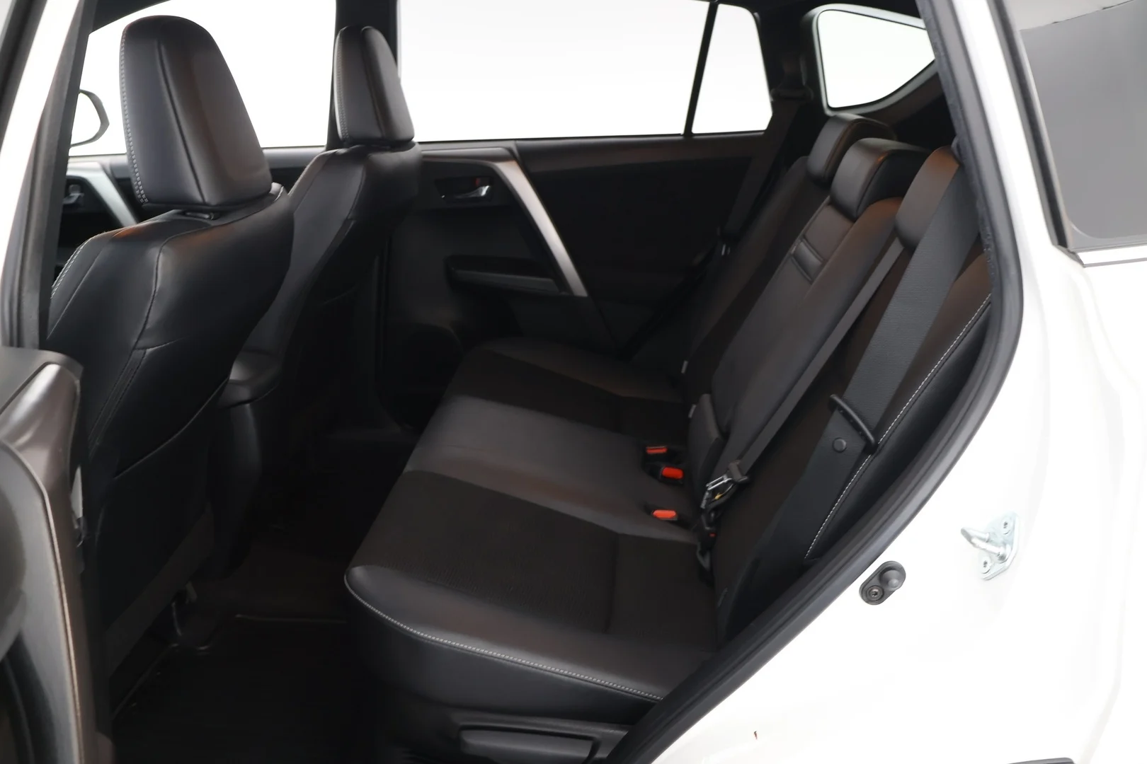 Car Image - 33u21X6WCk7S8zOY34Rl8C