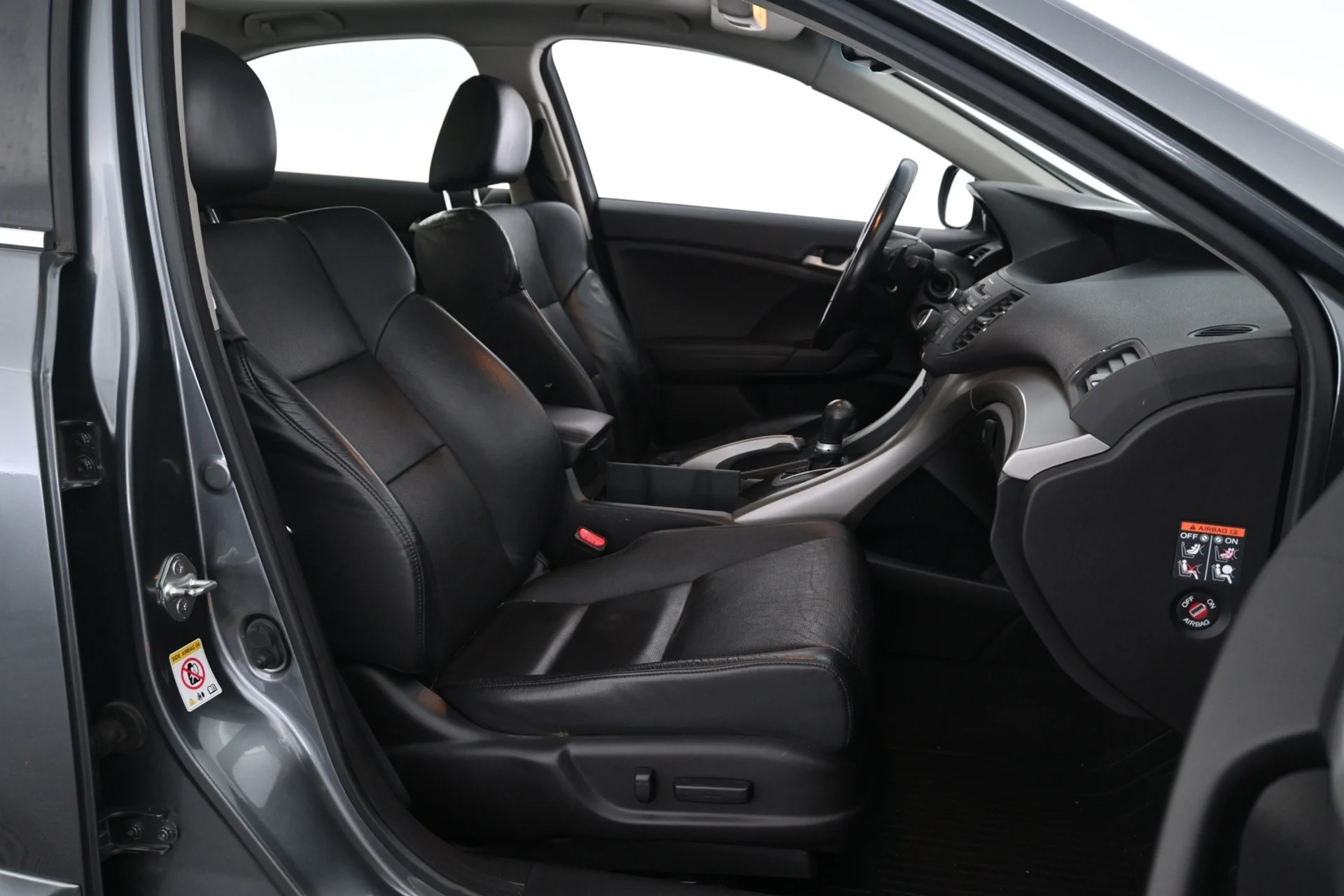 Car Image - 4hkLBZ3YDRdLK3bcwEs8ad