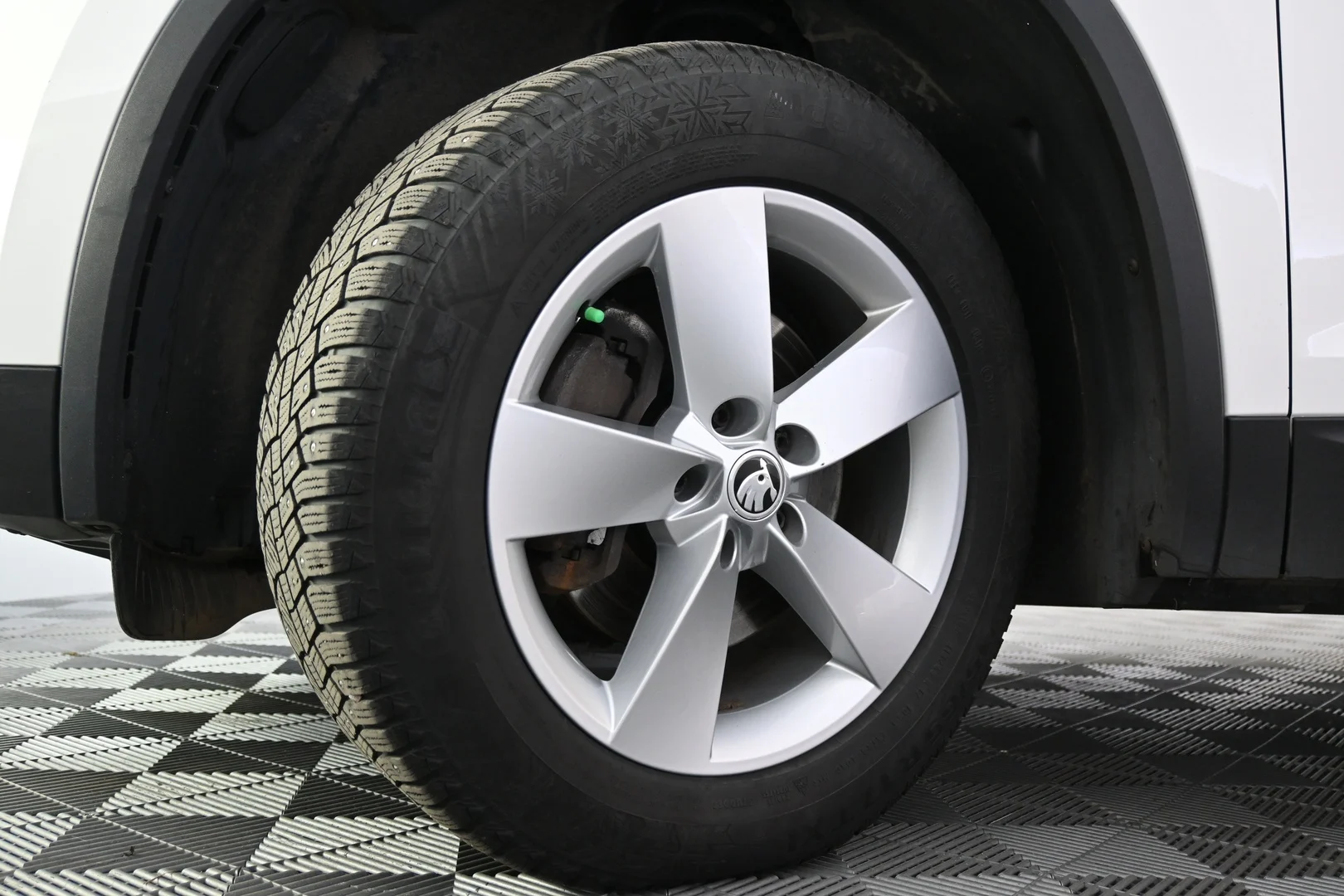 Car Image - 29ApSSFYxLKugIJRfs1iUJ