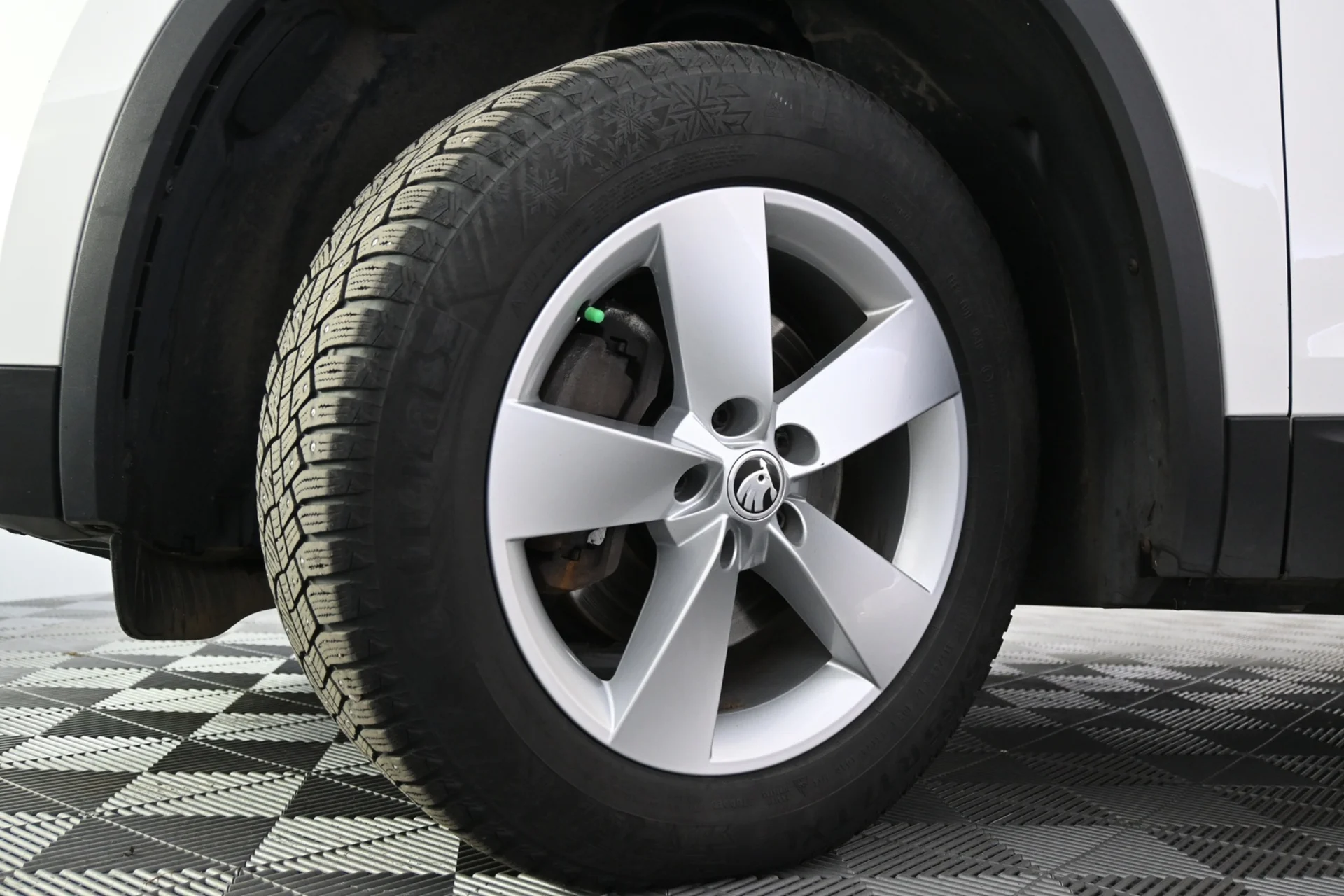 Car Image - 29ApSSFYxLKugIJRfs1iUJ